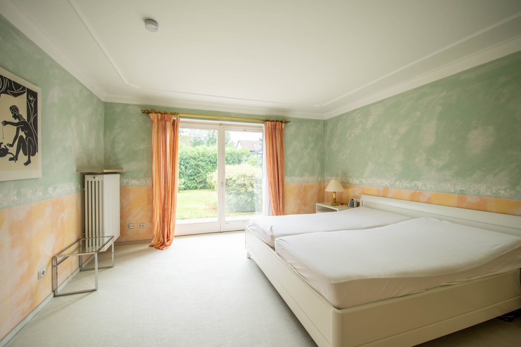 Veltrup Immobilien - Immobilienangebot - Gilching - Wohnen - AUF EINER HÖHE MIT DEM GLÜCK: EBENERDIGES WOHNEN MIT VIEL GESTALTUNGSPOTENZIAL