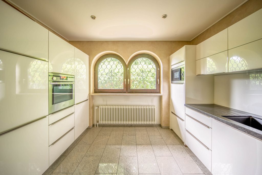 Veltrup Immobilien - Immobilienangebot - Gilching - Wohnen - AUF EINER HÖHE MIT DEM GLÜCK: EBENERDIGES WOHNEN MIT VIEL GESTALTUNGSPOTENZIAL