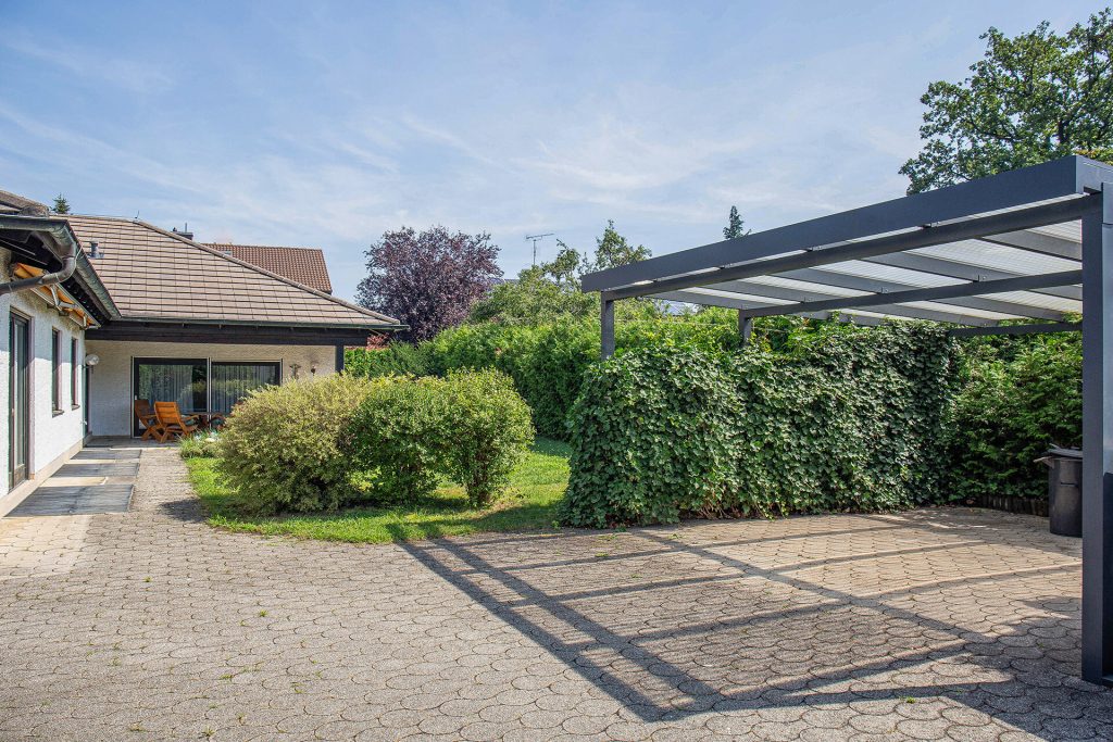 Veltrup Immobilien - Immobilienangebot - Gilching - Wohnen - AUF EINER HÖHE MIT DEM GLÜCK: EBENERDIGES WOHNEN MIT VIEL GESTALTUNGSPOTENZIAL