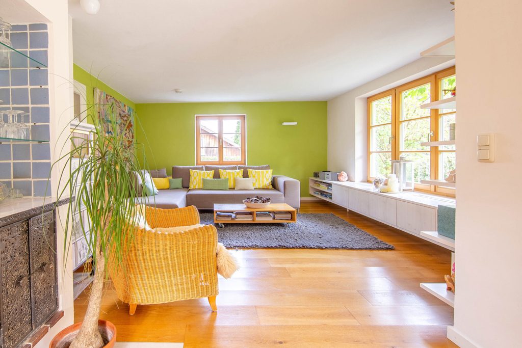 Veltrup Immobilien - Immobilienangebot - Dießen am Ammersee / Riederau - Wohnen - MEISTERHAFTE HARMONIE: BEZAUBERNDES EFH IN RIEDERAU VERSPRICHT PURES WOHNGLÜCK