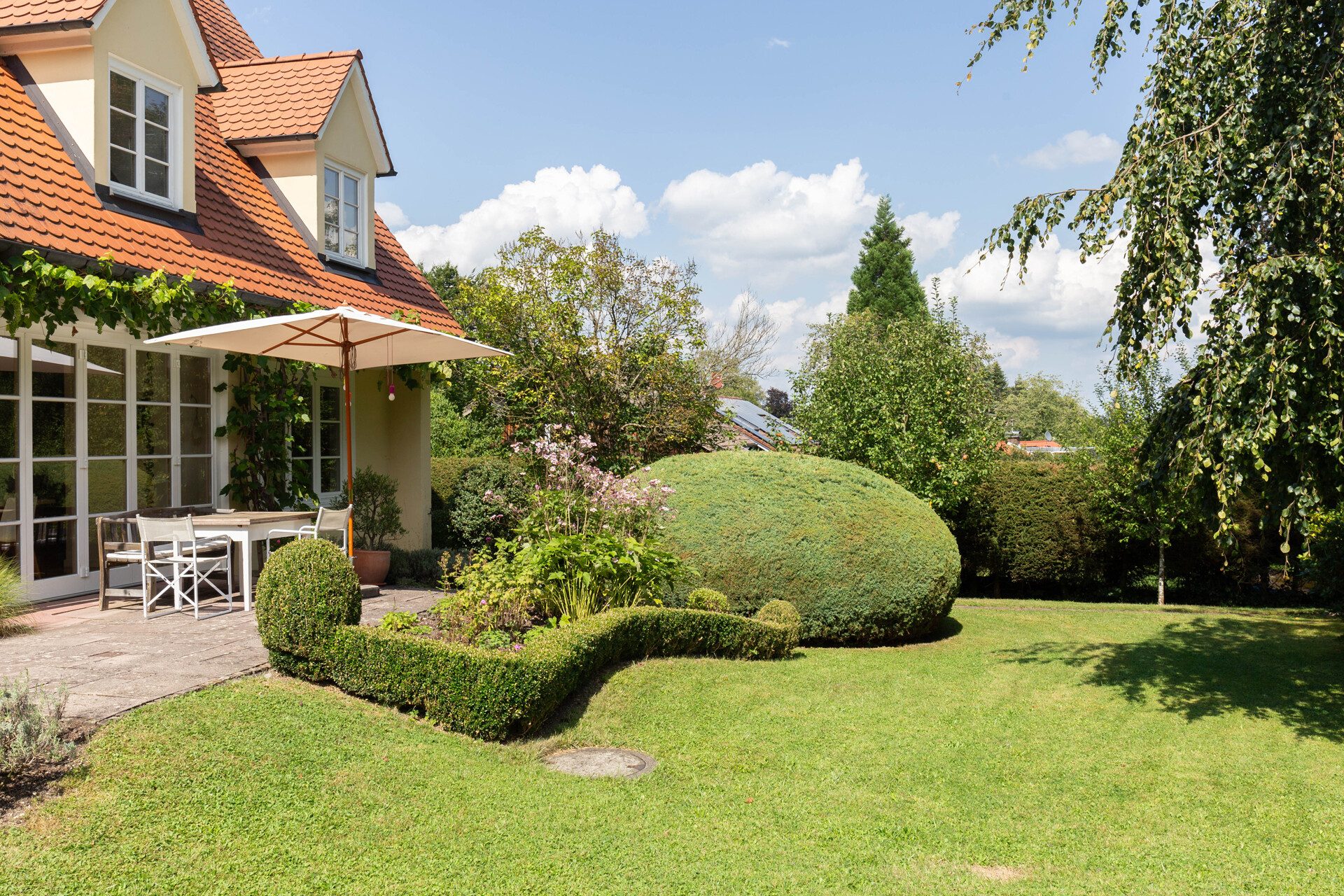 Veltrup Immobilien - Immobilienangebot - Dießen am Ammersee / Riederau - Wohnen - STIMMUNGSVOLLES ANWESEN FÜR DEN ÄSTHETEN IN RIEDERAU