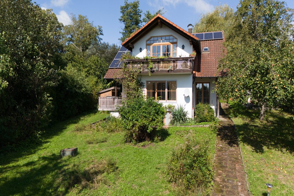 Veltrup Immobilien - Immobilienangebot - Türkenfeld / Zankenhausen - Wohnen - ZWEIFAMILIENHAUS IN ZANKENHAUSEN - IHR NEUES ZUHAUSE MIT VIEL POTENZIAL UND ZUSÄTZLICHEM BAURECHT