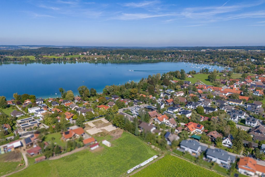 Veltrup Immobilien - Immobilienangebot - Wörthsee - Bauplätze - WOHNEN AM WÖRTHSEE – BAUGRUNDSTÜCK B MIT GENEHMIGTER PLANUNG IN BEVORZUGTER LAGE