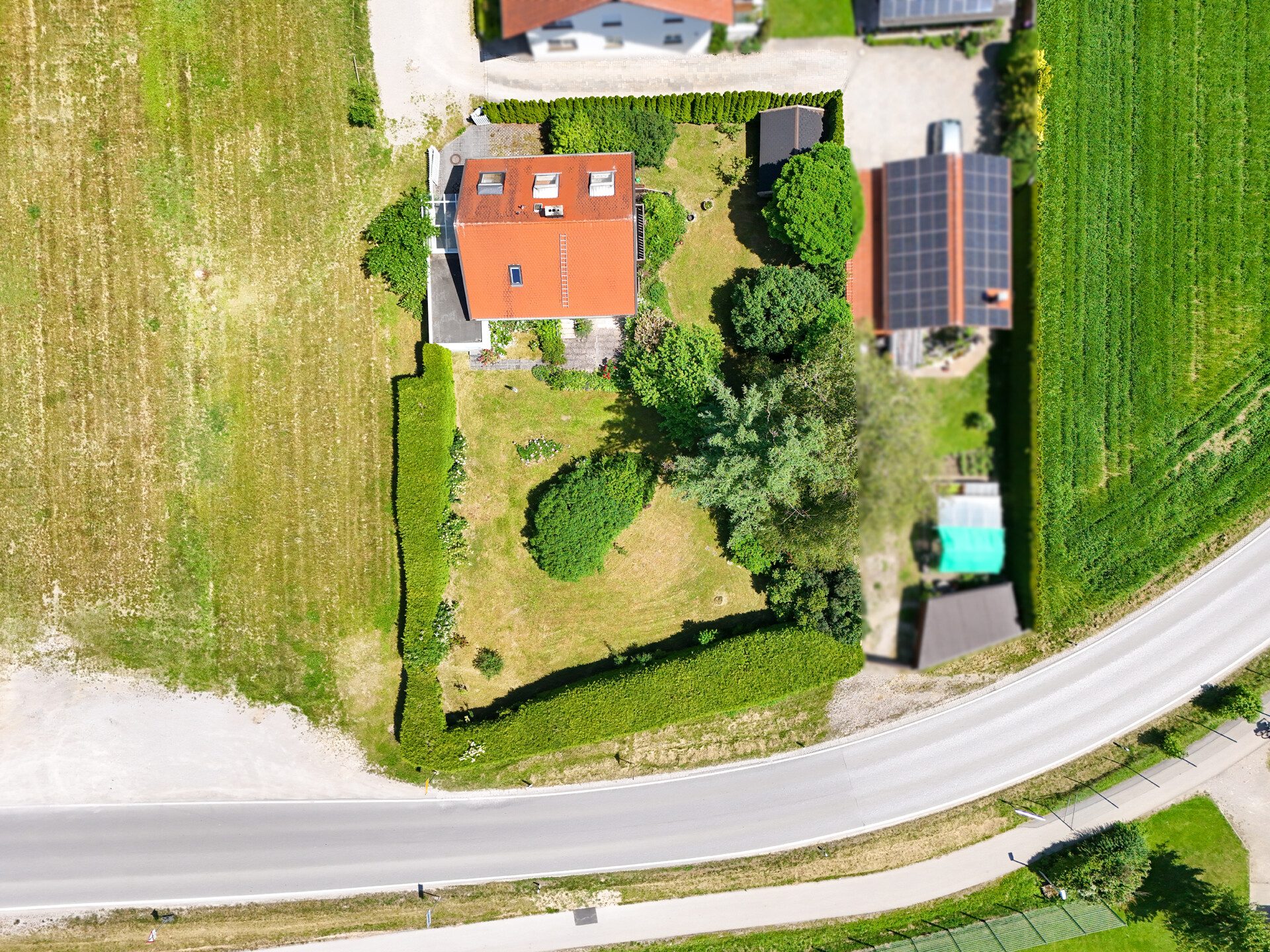 Veltrup Immobilien - Immobilienangebot - Wörthsee - Wohnen - WOHNEN MIT FREIRAUM - KOMPAKTES ZUHAUSE AUF WEITLÄUFIGEM GRUNDSTÜCK
