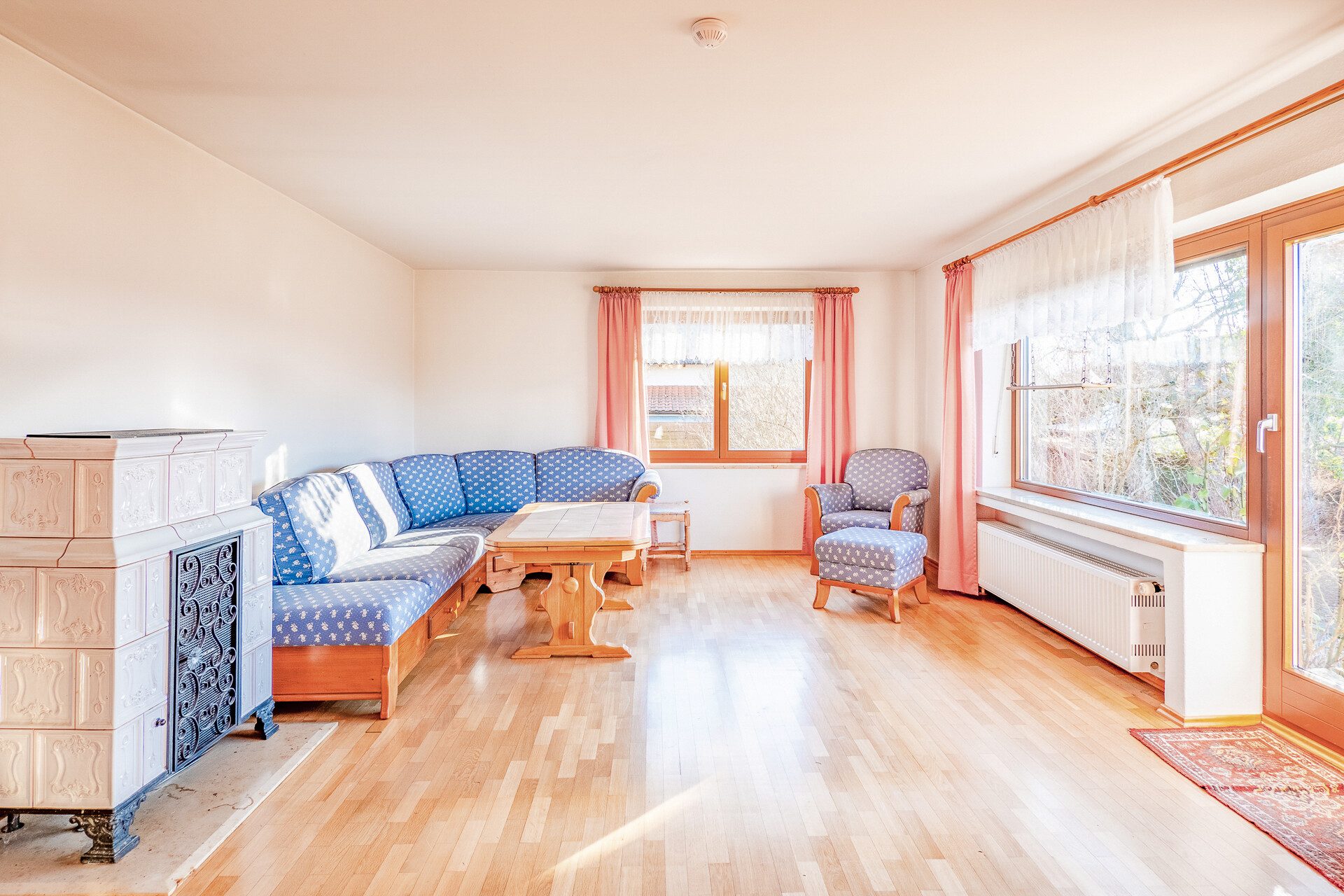 Veltrup Immobilien - Immobilienangebot - Wörthsee - Wohnen - WOHNEN MIT FREIRAUM - KOMPAKTES ZUHAUSE AUF WEITLÄUFIGEM GRUNDSTÜCK