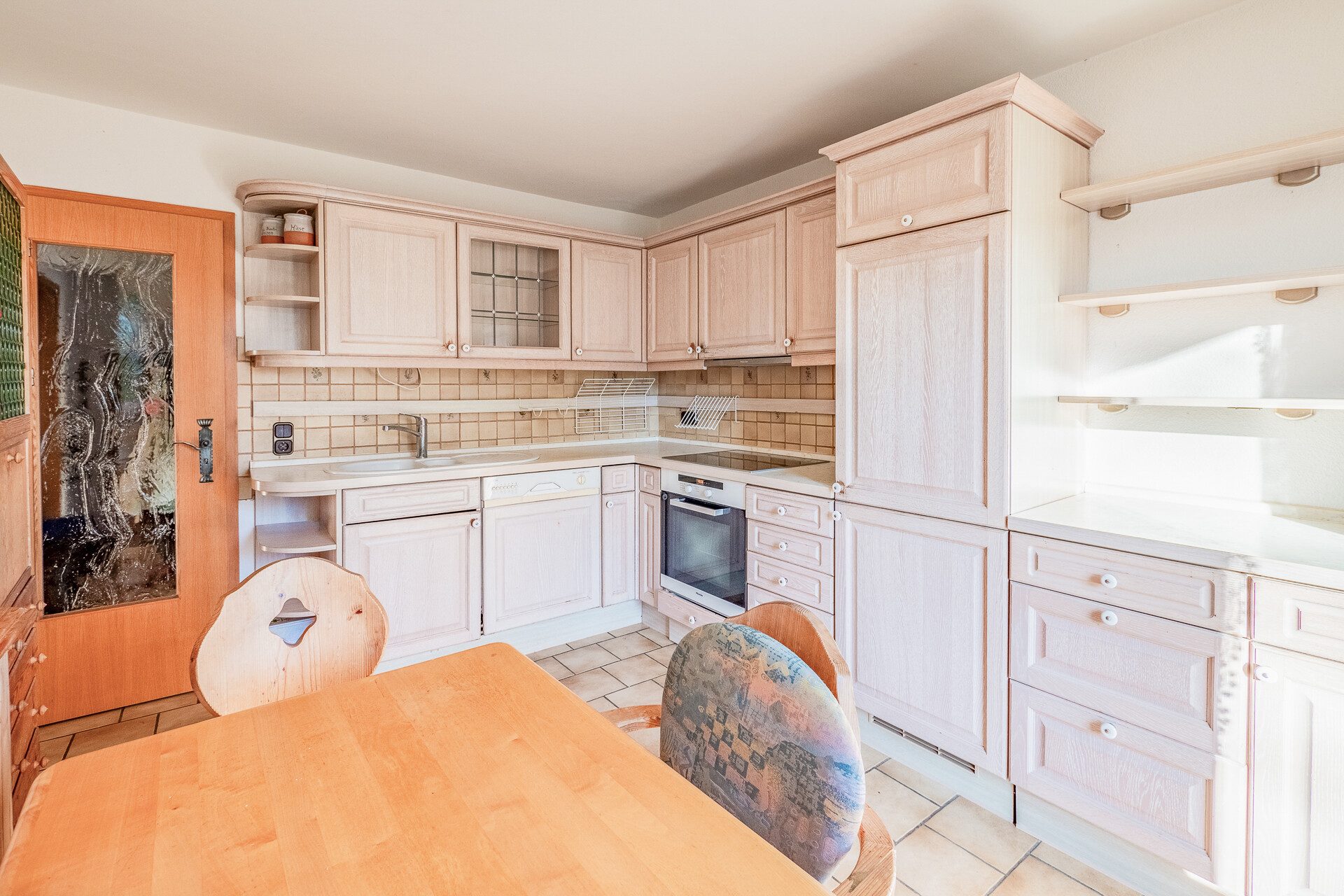Veltrup Immobilien - Immobilienangebot - Wörthsee - Wohnen - WOHNEN MIT FREIRAUM - KOMPAKTES ZUHAUSE AUF WEITLÄUFIGEM GRUNDSTÜCK