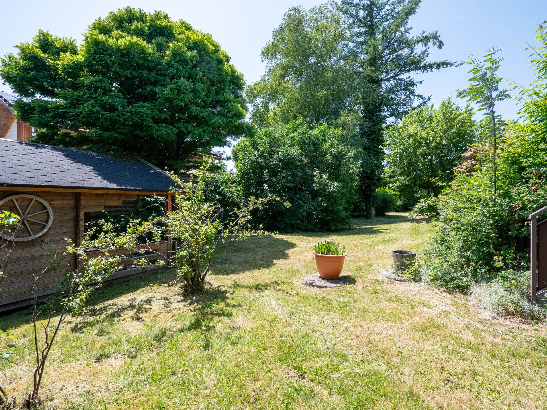 Veltrup Immobilien - Immobilienangebot - Wörthsee - Wohnen - WOHNEN MIT FREIRAUM - KOMPAKTES ZUHAUSE AUF WEITLÄUFIGEM GRUNDSTÜCK