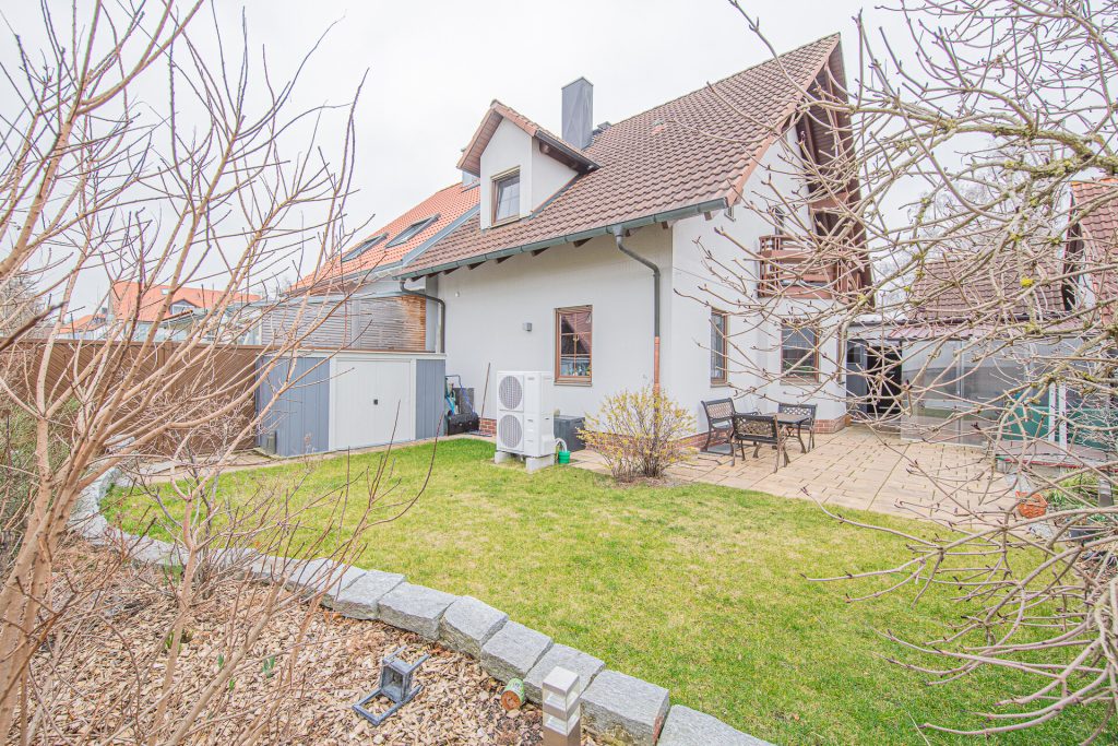 Veltrup Immobilien - Immobilienangebot - Adelshofen - Wohnen - EINLADENDE DOPPELHAUSHÄLFTE IN ADELSHOFEN