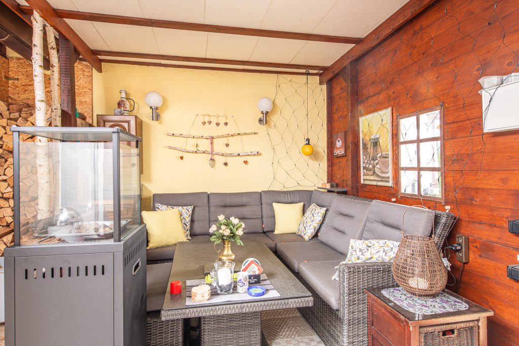 Veltrup Immobilien - Immobilienangebot - Adelshofen - Wohnen - EINLADENDE DOPPELHAUSHÄLFTE IN ADELSHOFEN