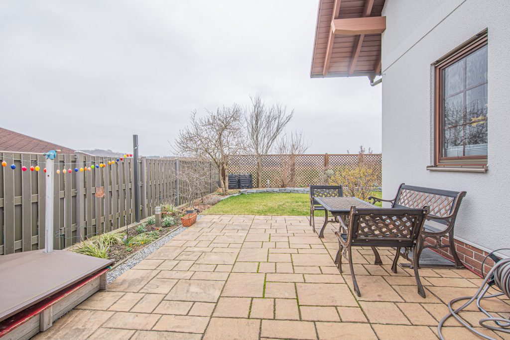 Veltrup Immobilien - Immobilienangebot - Adelshofen - Wohnen - EINLADENDE DOPPELHAUSHÄLFTE IN ADELSHOFEN