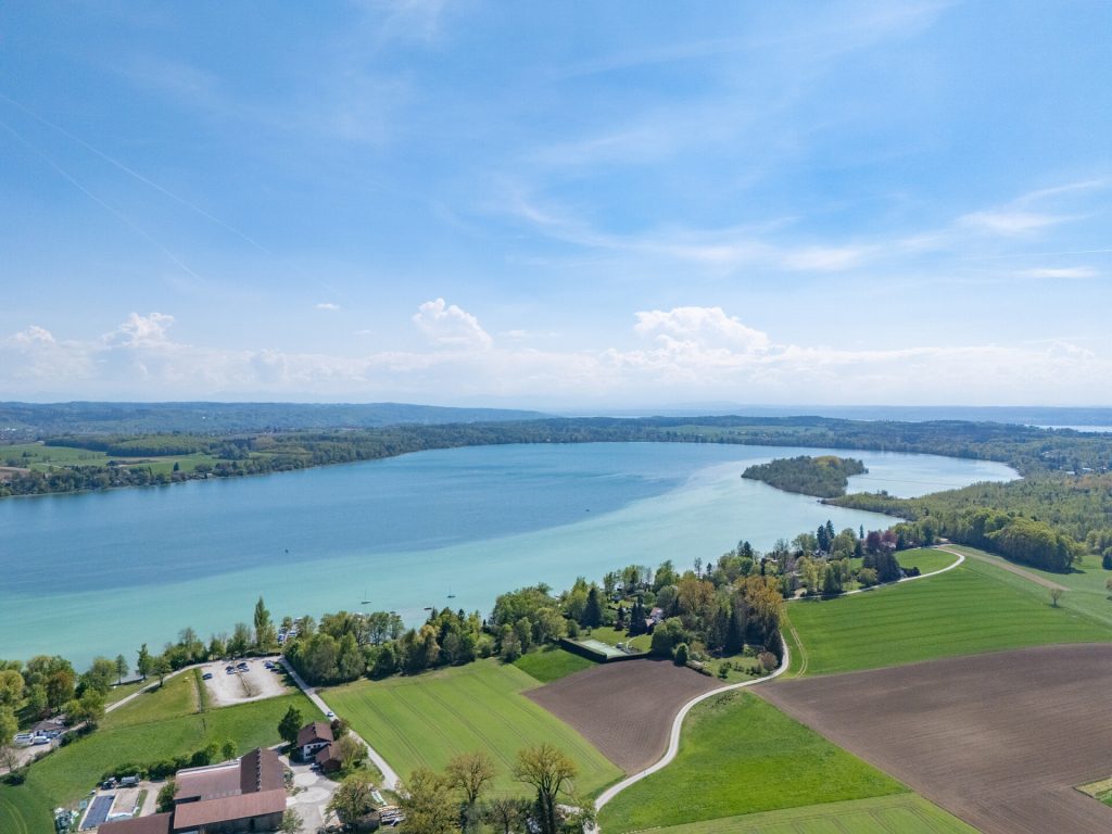 Veltrup Immobilien - Immobilienangebot - Wörthsee - Wohnen - HOCHWERTIGE AUSSTATTUNG TRIFFT WEITBLICK: EXKLUSIVES ZUHAUSE IN WÖRTHSEE