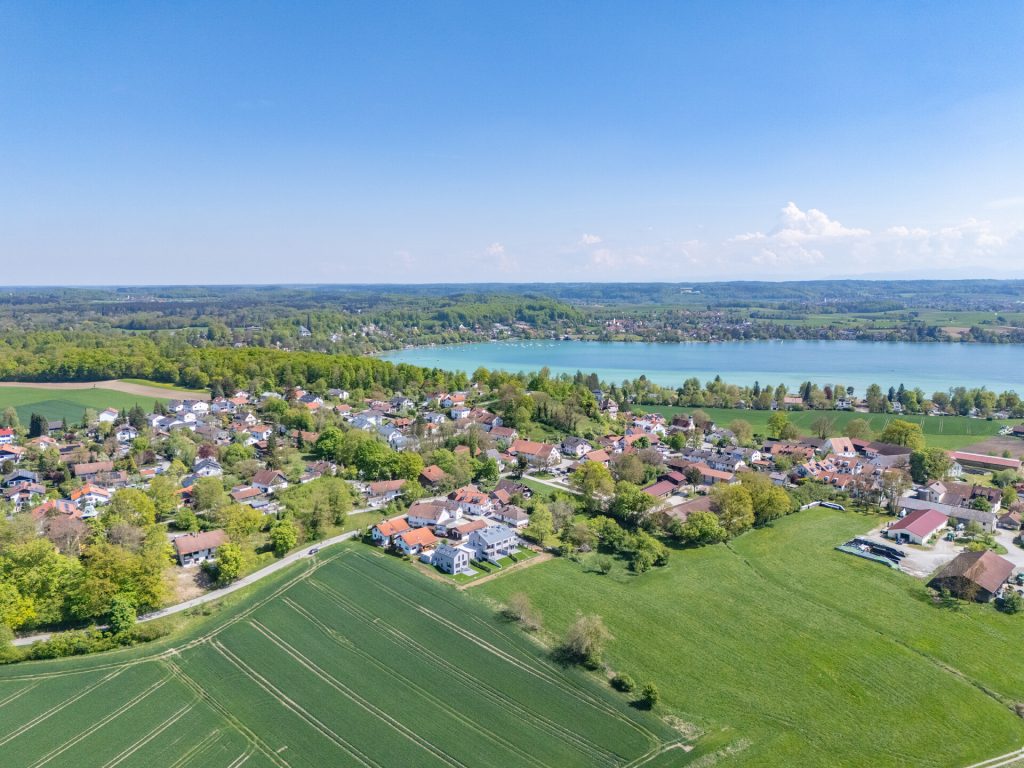 Veltrup Immobilien - Immobilienangebot - Wörthsee - Wohnen - HOCHWERTIGE AUSSTATTUNG TRIFFT WEITBLICK: EXKLUSIVES ZUHAUSE IN WÖRTHSEE