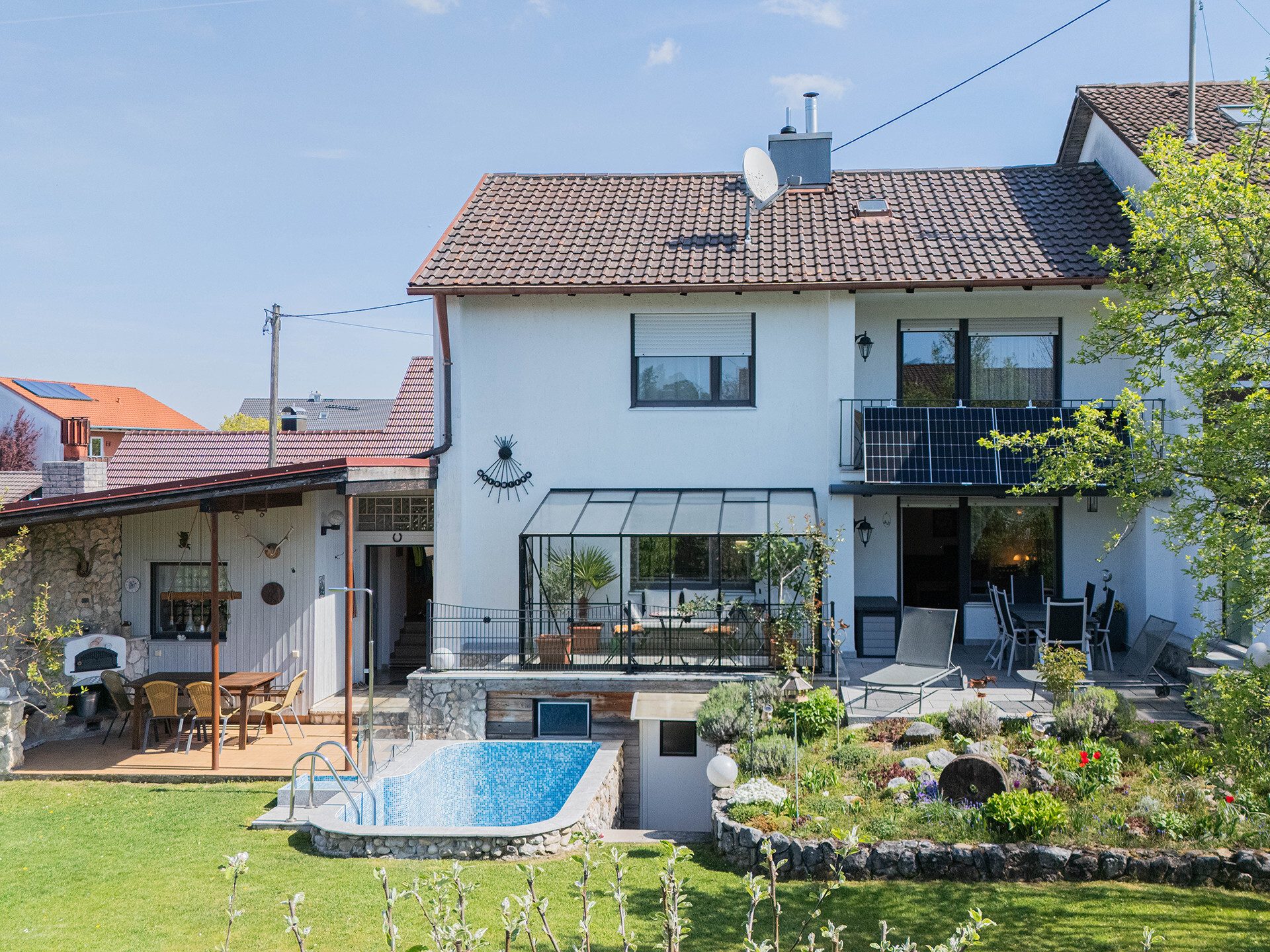Veltrup Immobilien - Immobilienangebot - Türkenfeld - Wohnen - HOHER WOHNGENUSS FÜR ZWEI: EINE DOPPELHAUSHÄLFTE IN RUHIGER LAGE MIT BESTER ANBINDUNG IN TÜRKENFELD