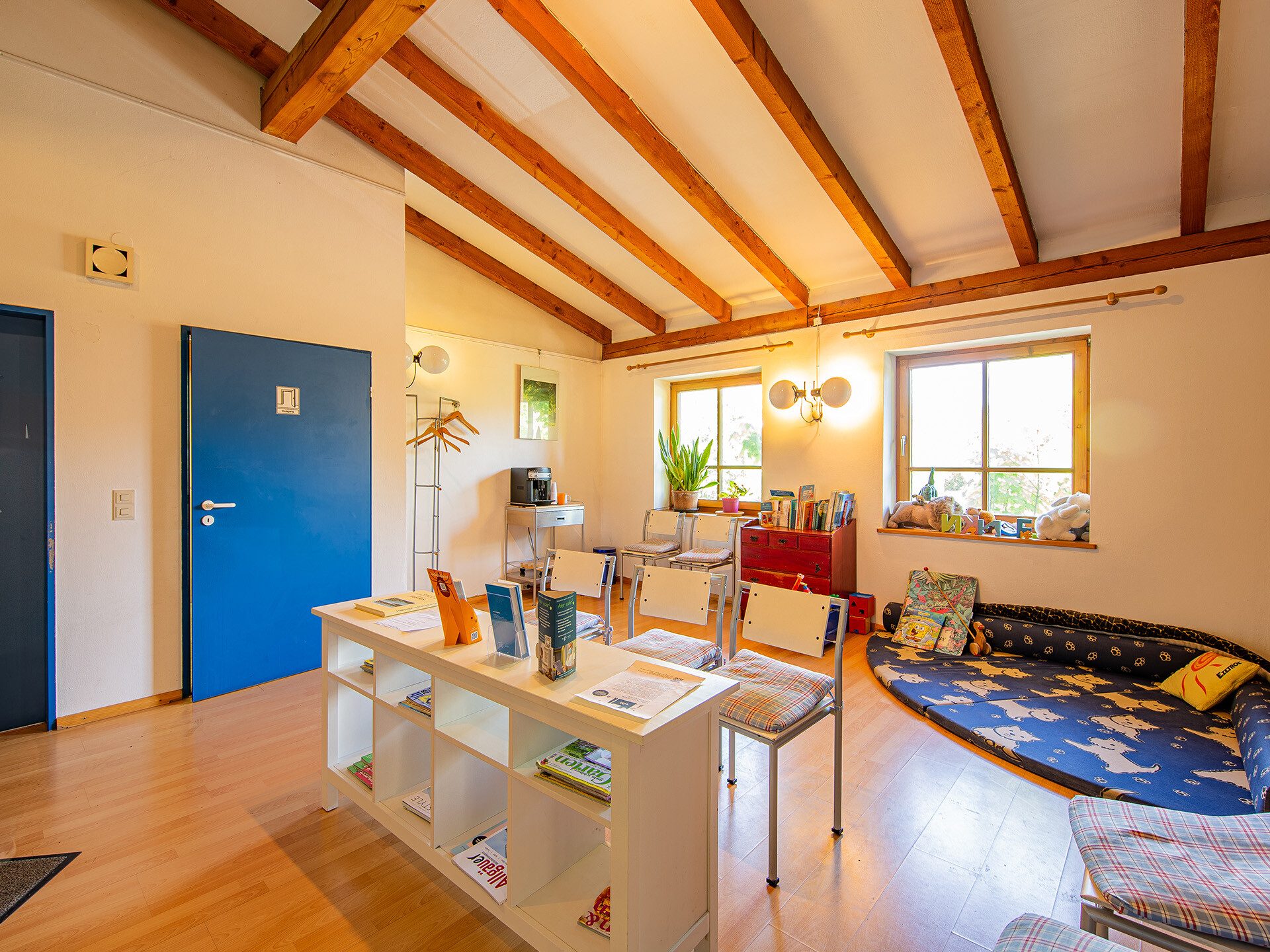 Veltrup Immobilien - Immobilienangebot - Schondorf am Ammersee - Sonstiges und Gewerbe - VIELSEITIG NUTZBARE PRAXIS ODER GEWERBEFLÄCHE IN ZENTRALER LAGE IN  SCHONDORF