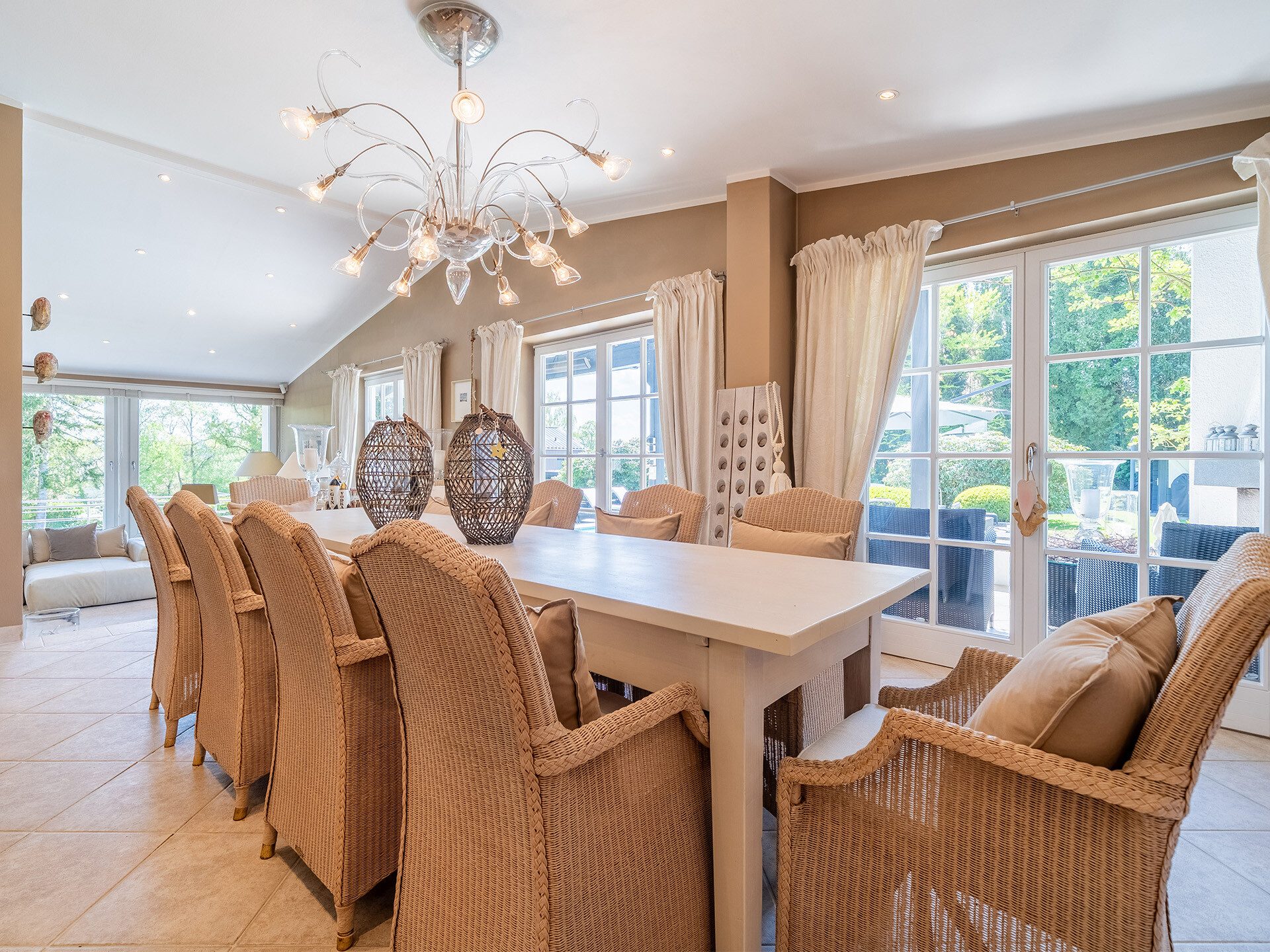 Veltrup Immobilien - Immobilienangebot - Schondorf am Ammersee - Wohnen - EXKLUSIVES FAMILIENANWESEN AM AMMERSEE: WOHNEN WIE IM LUXUSHOTEL
