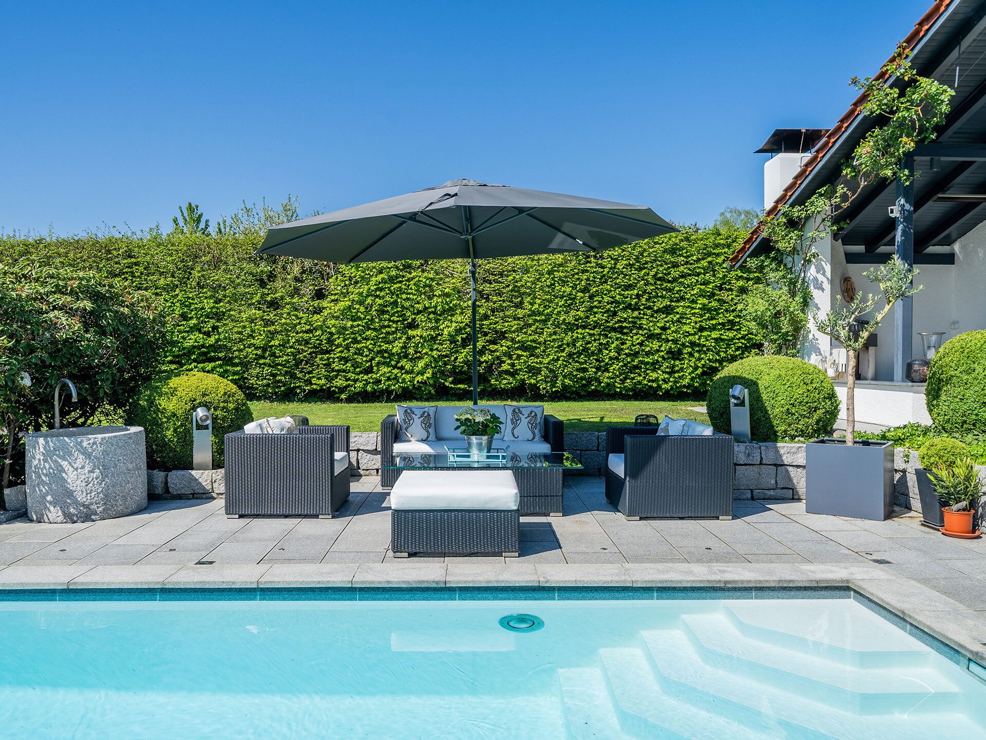 Veltrup Immobilien - Immobilienangebot - Schondorf am Ammersee - Wohnen - EXKLUSIVES FAMILIENANWESEN AM AMMERSEE: WOHNEN WIE IM LUXUSHOTEL