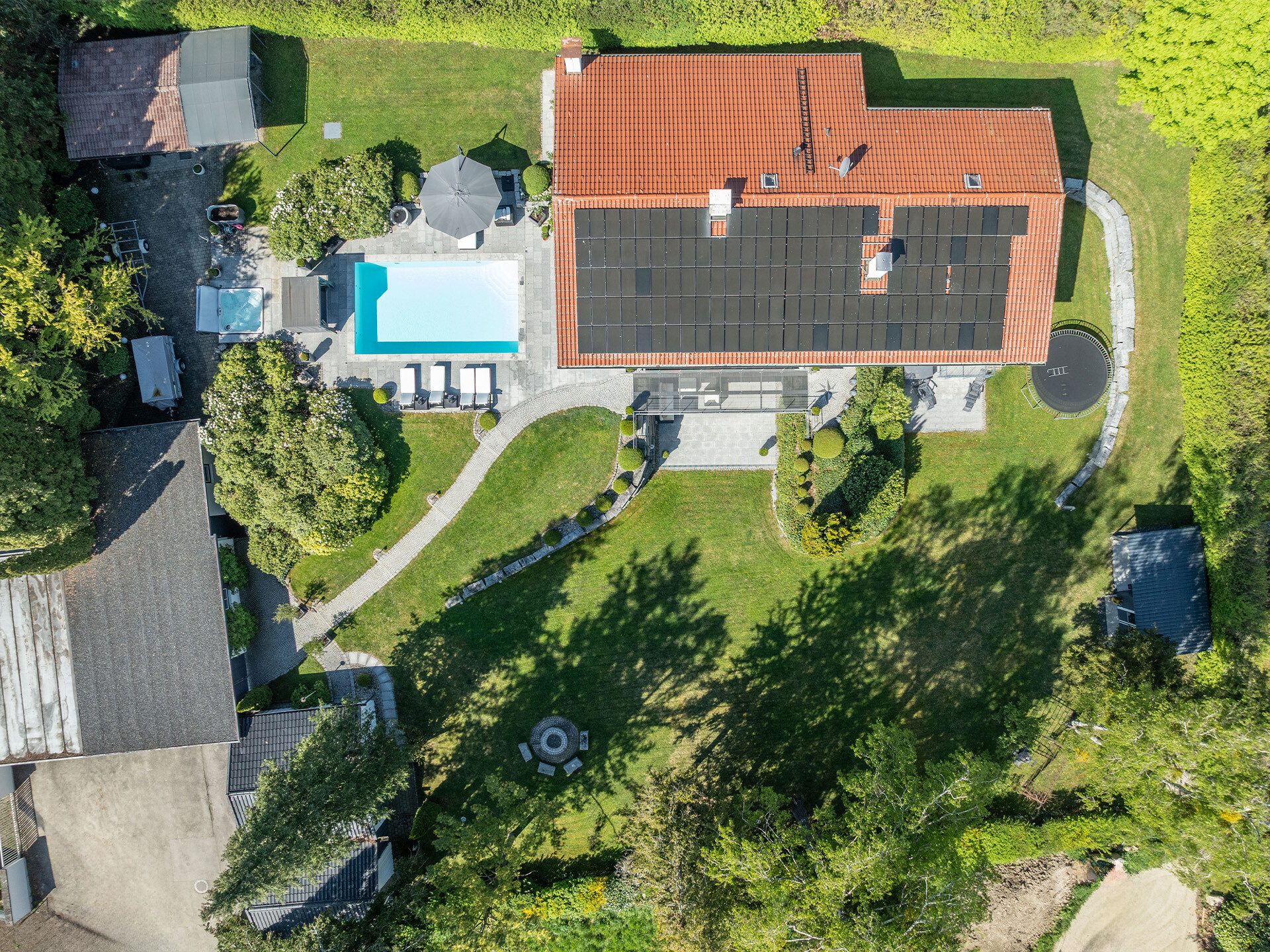 Veltrup Immobilien - Immobilienangebot - Schondorf am Ammersee - Wohnen - EXKLUSIVES FAMILIENANWESEN AM AMMERSEE: WOHNEN WIE IM LUXUSHOTEL
