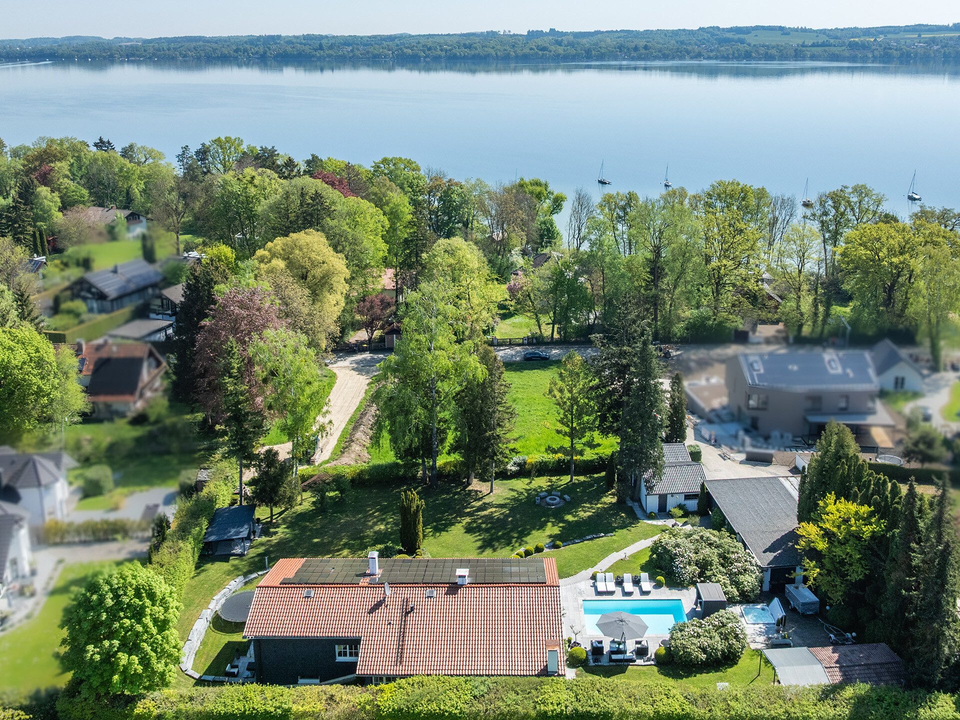 Veltrup Immobilien - Immobilienangebot - Schondorf am Ammersee - Wohnen - EXKLUSIVES FAMILIENANWESEN AM AMMERSEE: WOHNEN WIE IM LUXUSHOTEL