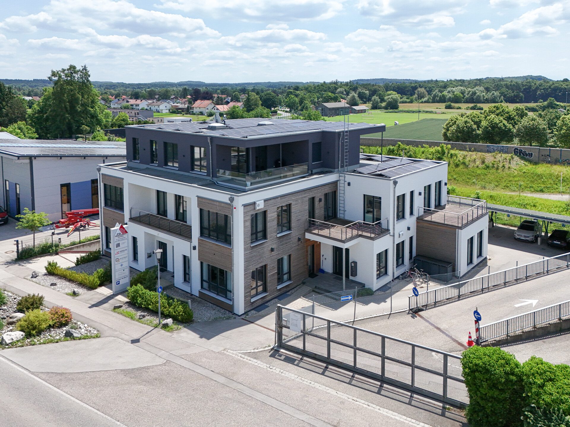Veltrup Immobilien - Immobilienangebot - Wörthsee - Sonstiges und Gewerbe - MODERNES AMBIENTE IN TOP-LAGE:
GEWERBEEINHEIT FÜR PRAXIS ODER BÜRO AM WÖRTHSEE