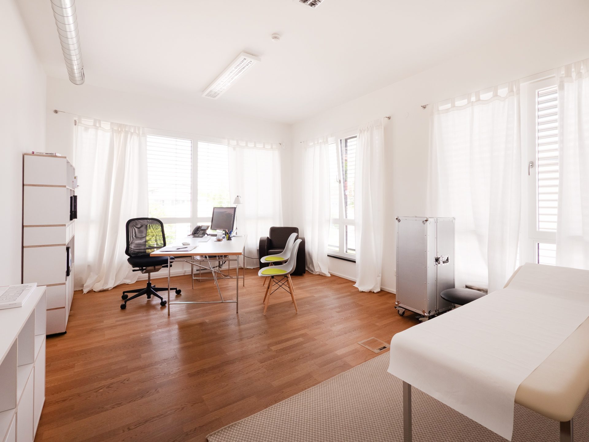 Veltrup Immobilien - Immobilienangebot - Wörthsee - Sonstiges und Gewerbe - MODERNES AMBIENTE IN TOP-LAGE:
GEWERBEEINHEIT FÜR PRAXIS ODER BÜRO AM WÖRTHSEE