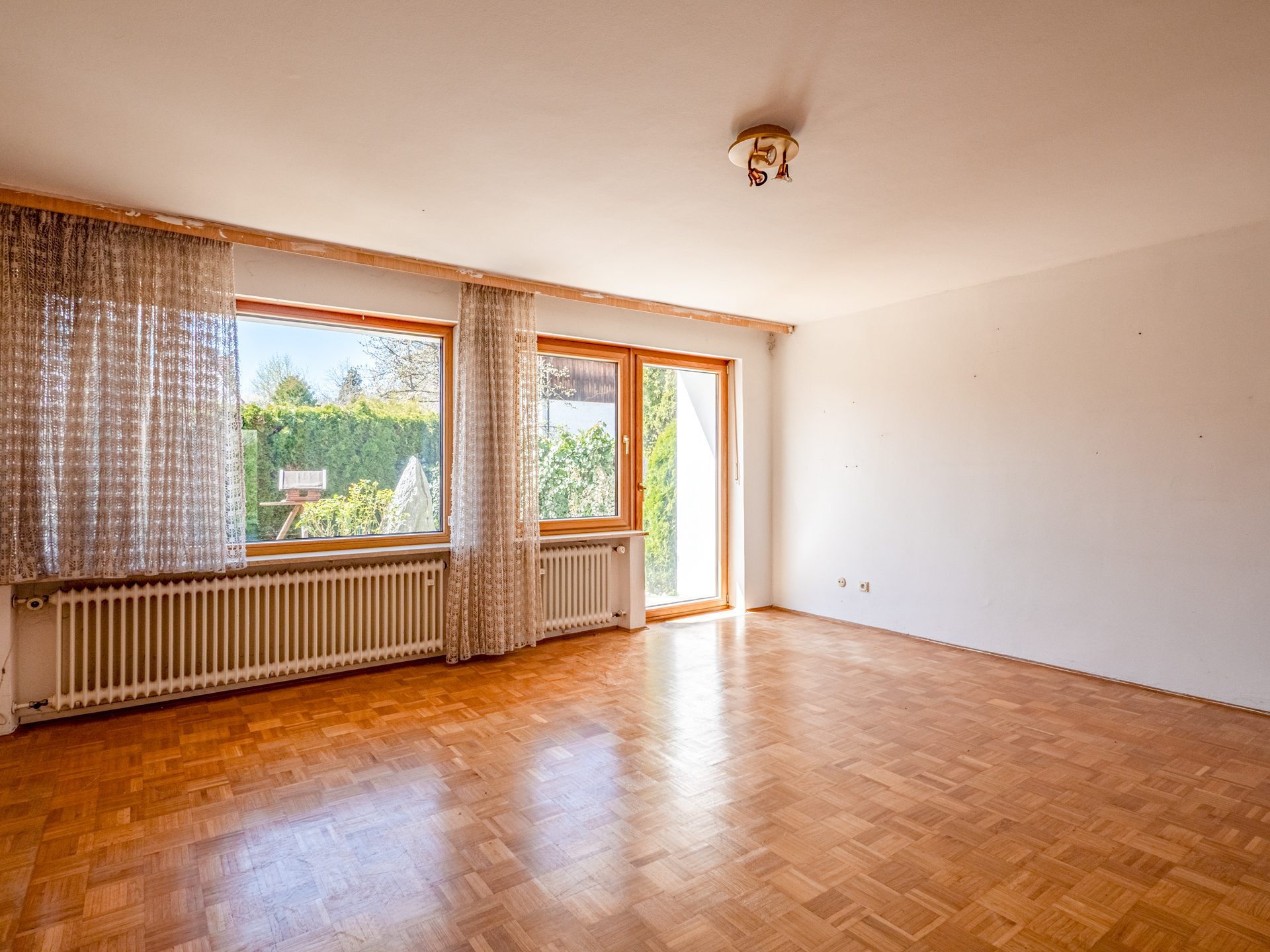 Veltrup Immobilien - Immobilienangebot - München - Wohnen - WOHNEN, WACHSEN, WOHLFÜHLEN:
DOPPELHAUSHÄLFTE MIT RAUM ZUM GESTALTEN