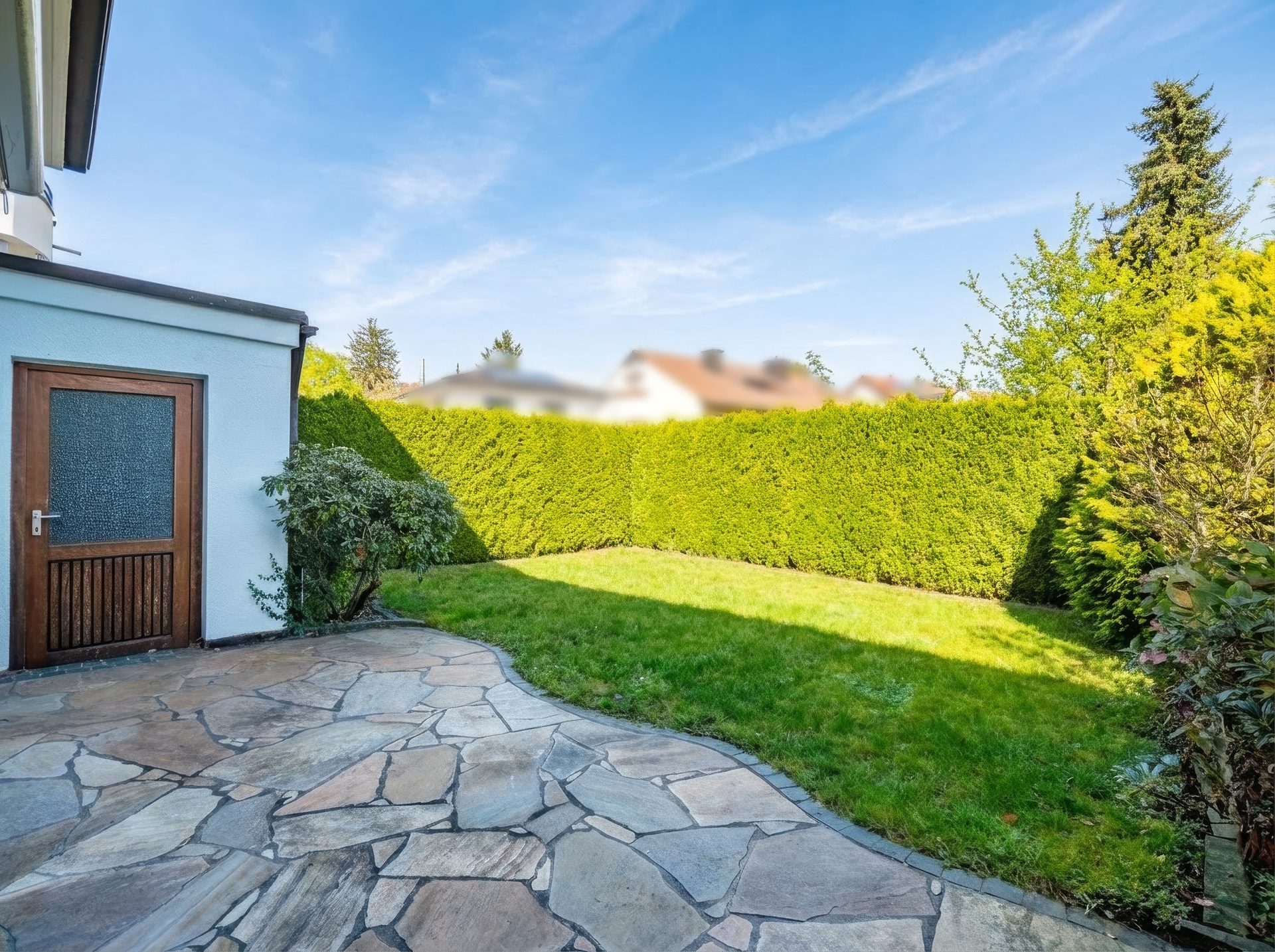 Veltrup Immobilien - Immobilienangebot - München - Wohnen - WOHNEN, WACHSEN, WOHLFÜHLEN:
DOPPELHAUSHÄLFTE MIT RAUM ZUM GESTALTEN