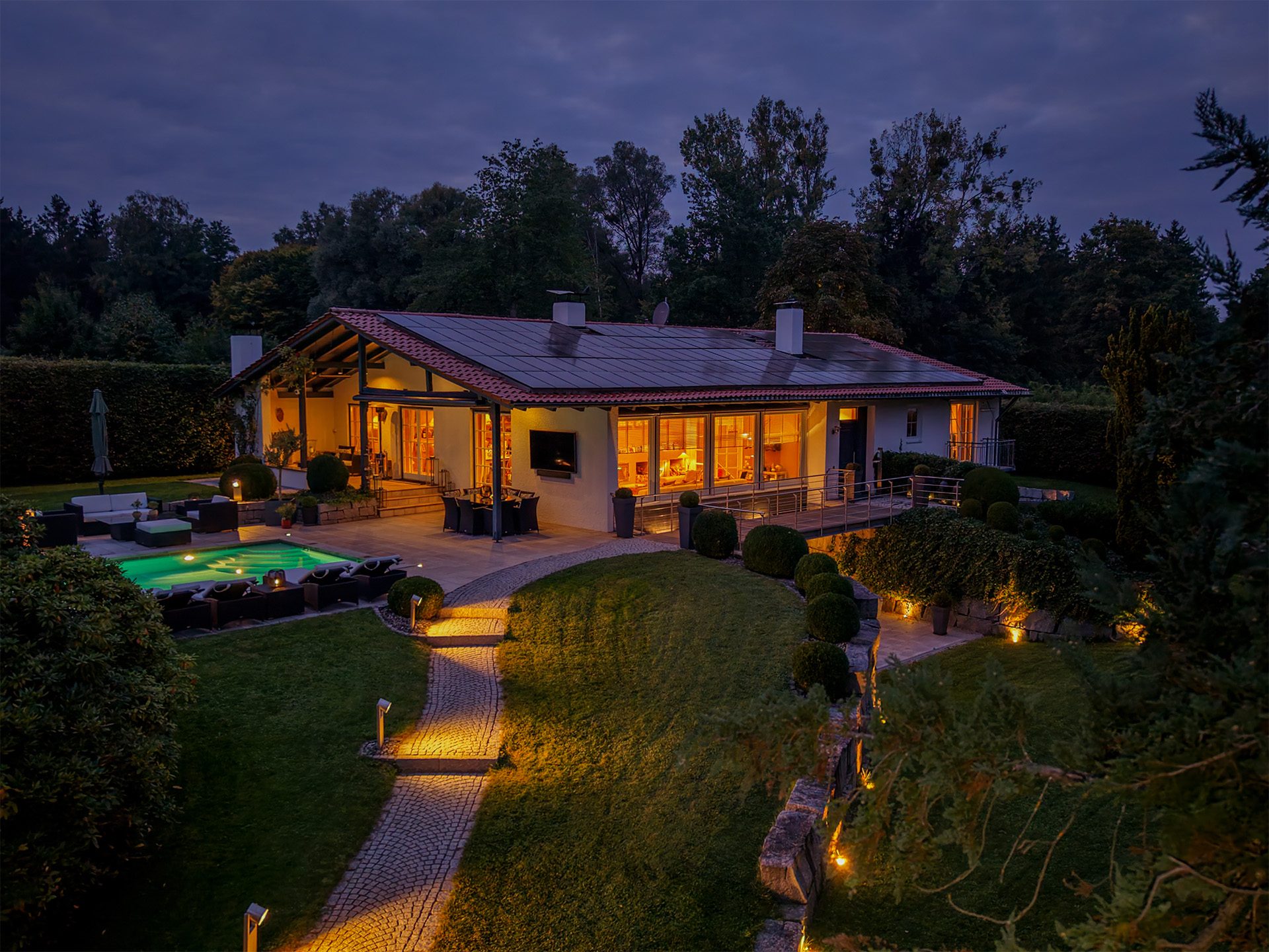 Veltrup Immobilien - Immobilienangebot - Schondorf am Ammersee - Wohnen - LUXURIÖSES FAMILIENANWESEN AM AMMERSEE MIT ERWEITERUNGSPOTENTIAL UND ZUSÄTZLICHEM BAURECHT