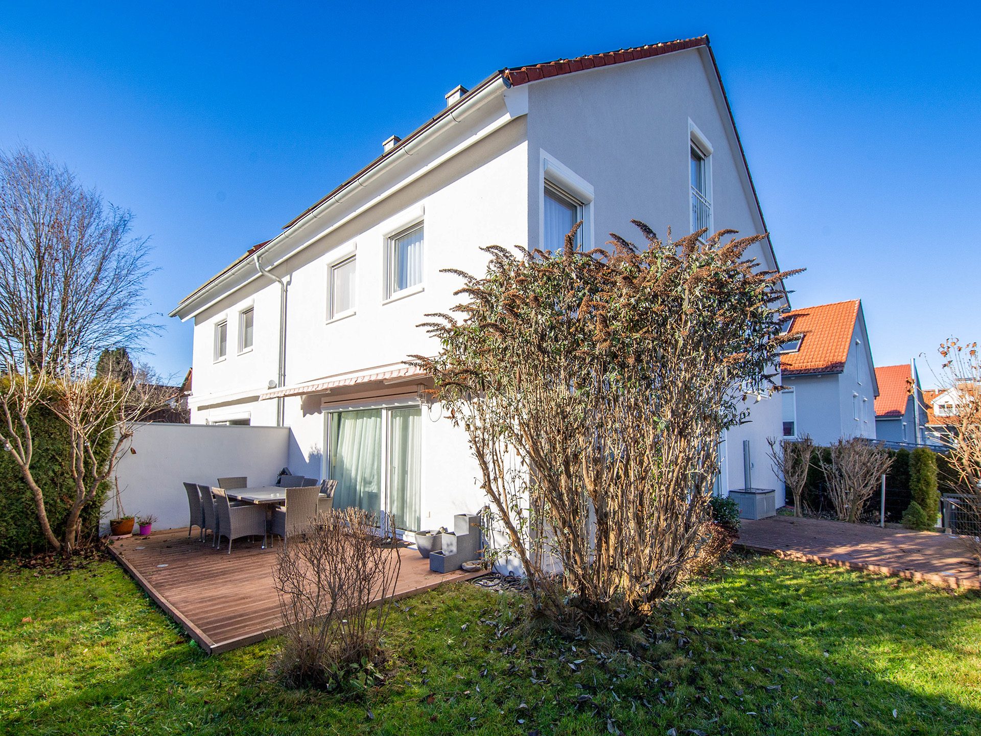 Veltrup Immobilien - Immobilienangebot - Greifenberg - Wohnen - VIELSEITIGE DOPPELHAUSHÄLFTE IN GREIFENBERG