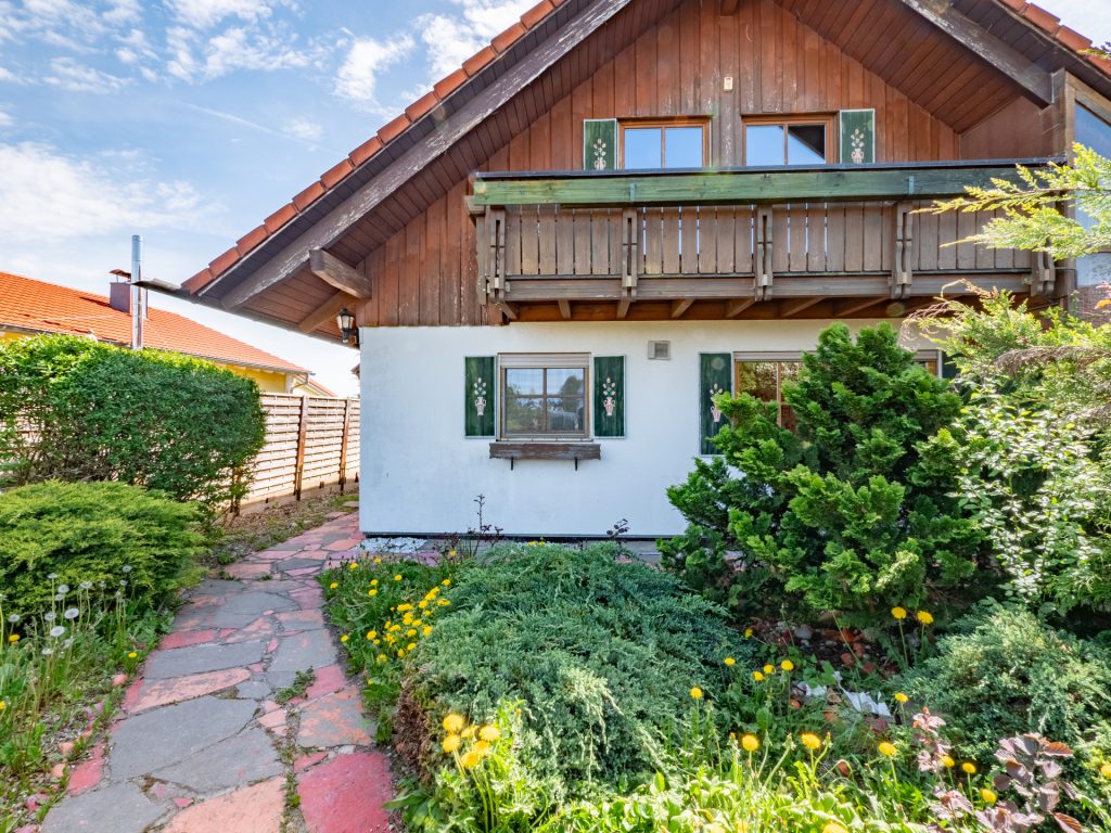 Veltrup Immobilien - Immobilienangebot - Weßling - Wohnen - FAMILIENHAUS MIT POTENZIAL IN WESSLING