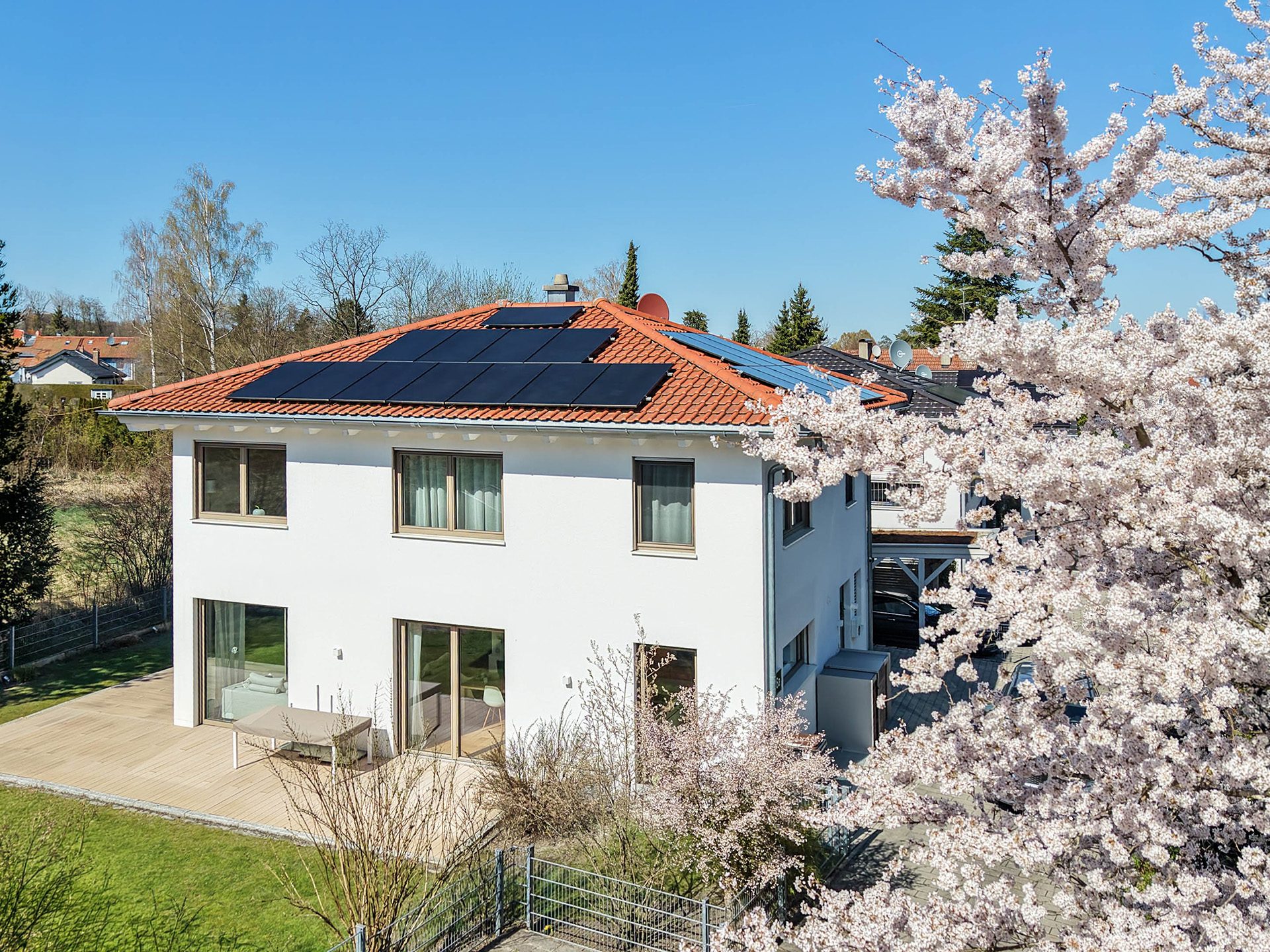 Veltrup Immobilien - Immobilienangebot - Dießen am Ammersee / Riederau - Wohnen - MODERNES FAMILIENDOMIZIL MIT ARCHITEKTONISCHER KLARHEIT IN RIEDERAU AM AMMERSEE