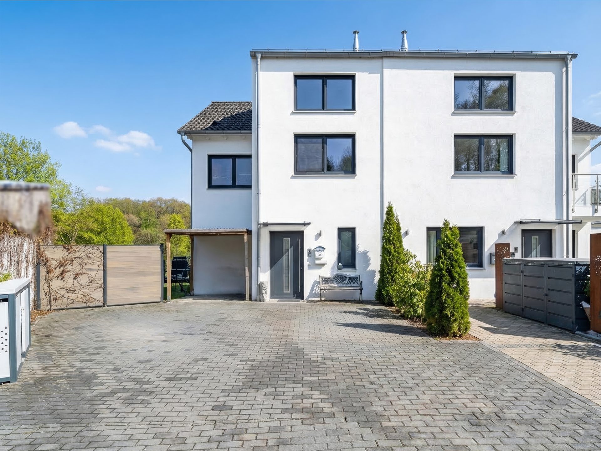 Veltrup Immobilien - Immobilienangebot - Seefeld - Wohnen - WOHNEN MIT QUALITÄT: HOCHWERTIGE DOPPELHAUSHÄLFTE IN ORTSRANDLAGE