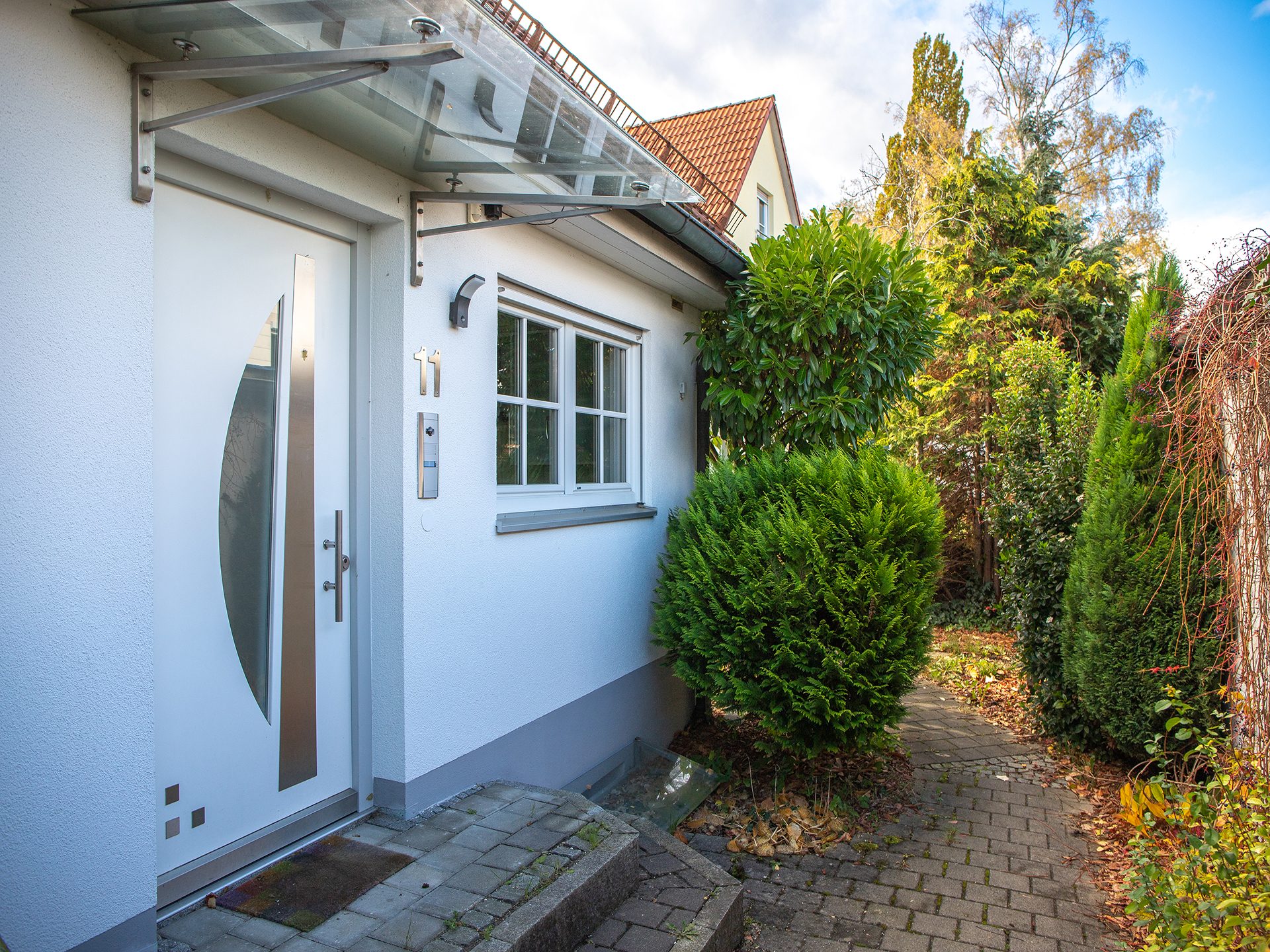 Veltrup Immobilien - Immobilienangebot - Gröbenzell - Wohnen - MEHR ALS EIN ZUHAUSE: MODERNE UND NACHHALTIGE HAUSHÄLFTE FÜR FAMILIEN IN GRÖBENZELL