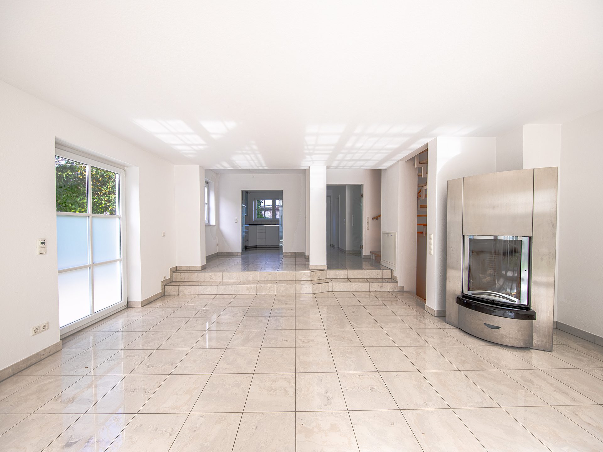 Veltrup Immobilien - Immobilienangebot - Gröbenzell - Wohnen - MEHR ALS EIN ZUHAUSE: MODERNE UND NACHHALTIGE HAUSHÄLFTE FÜR FAMILIEN IN GRÖBENZELL