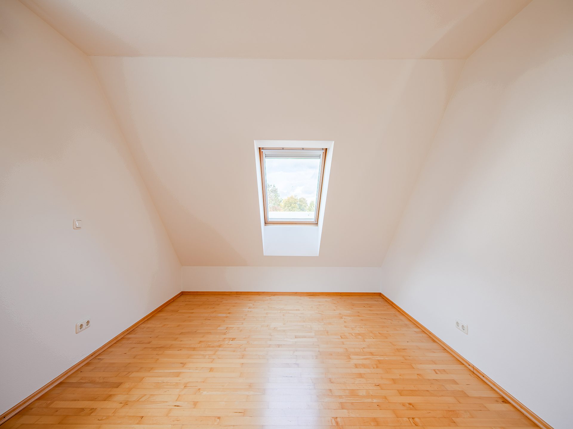 Veltrup Immobilien - Immobilienangebot - Gröbenzell - Wohnen - MEHR ALS EIN ZUHAUSE: MODERNE UND NACHHALTIGE HAUSHÄLFTE FÜR FAMILIEN IN GRÖBENZELL