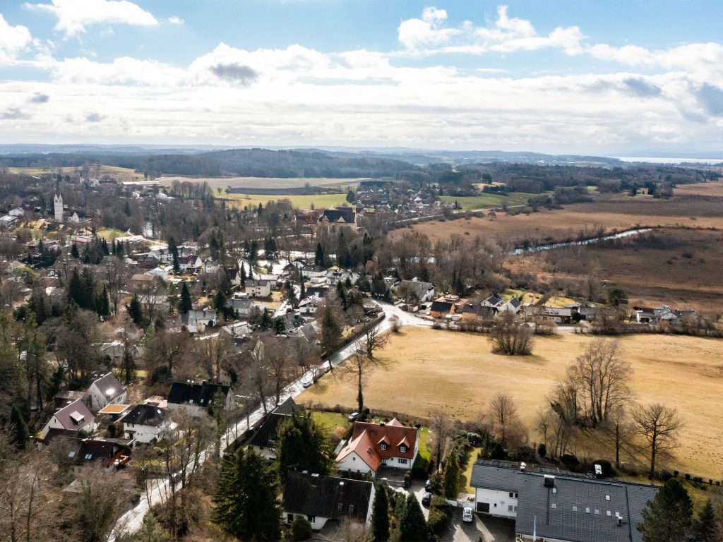 Veltrup Immobilien - Immobilienangebot - Grafrath - Wohnen - RUHIGE LANDHAUSIDYLLE MIT BERGPANORAMA IN GRAFRATH