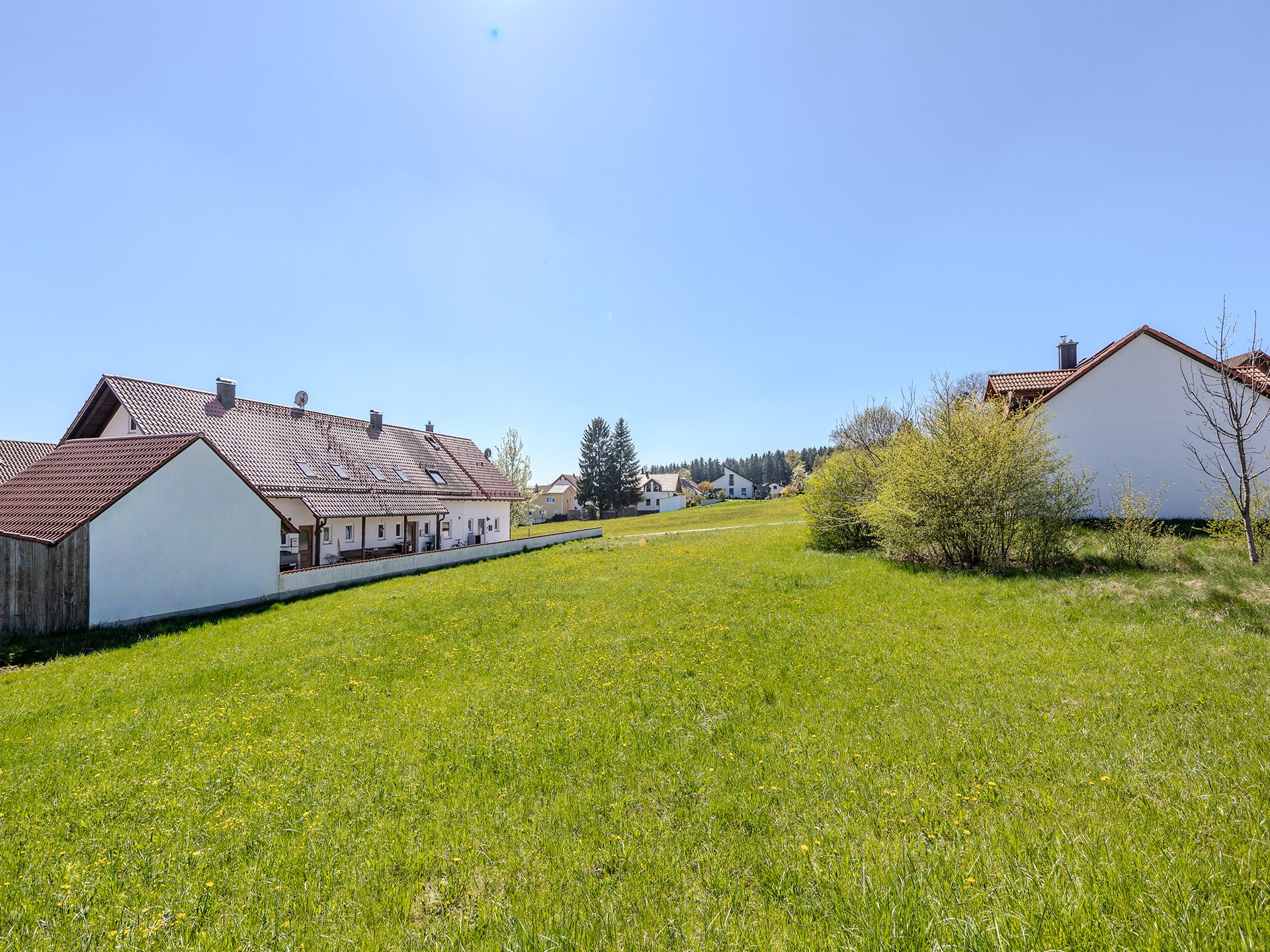 Veltrup Immobilien - Immobilienangebot - Geltendorf - Bauplätze - IHR FAMILIENTRAUM IM GRÜNEN – SONNIGES BAUGRUNDSTÜCK IN GELTENDORF
