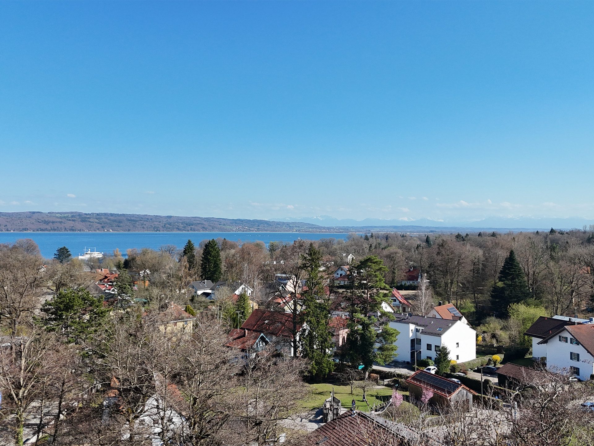 Veltrup Immobilien - Immobilienangebot - Dießen am Ammersee / Riederau - Wohnen - ZWISCHEN SEE UND SONNE - STILVOLLES APPARTEMENT MIT WESTBALKON