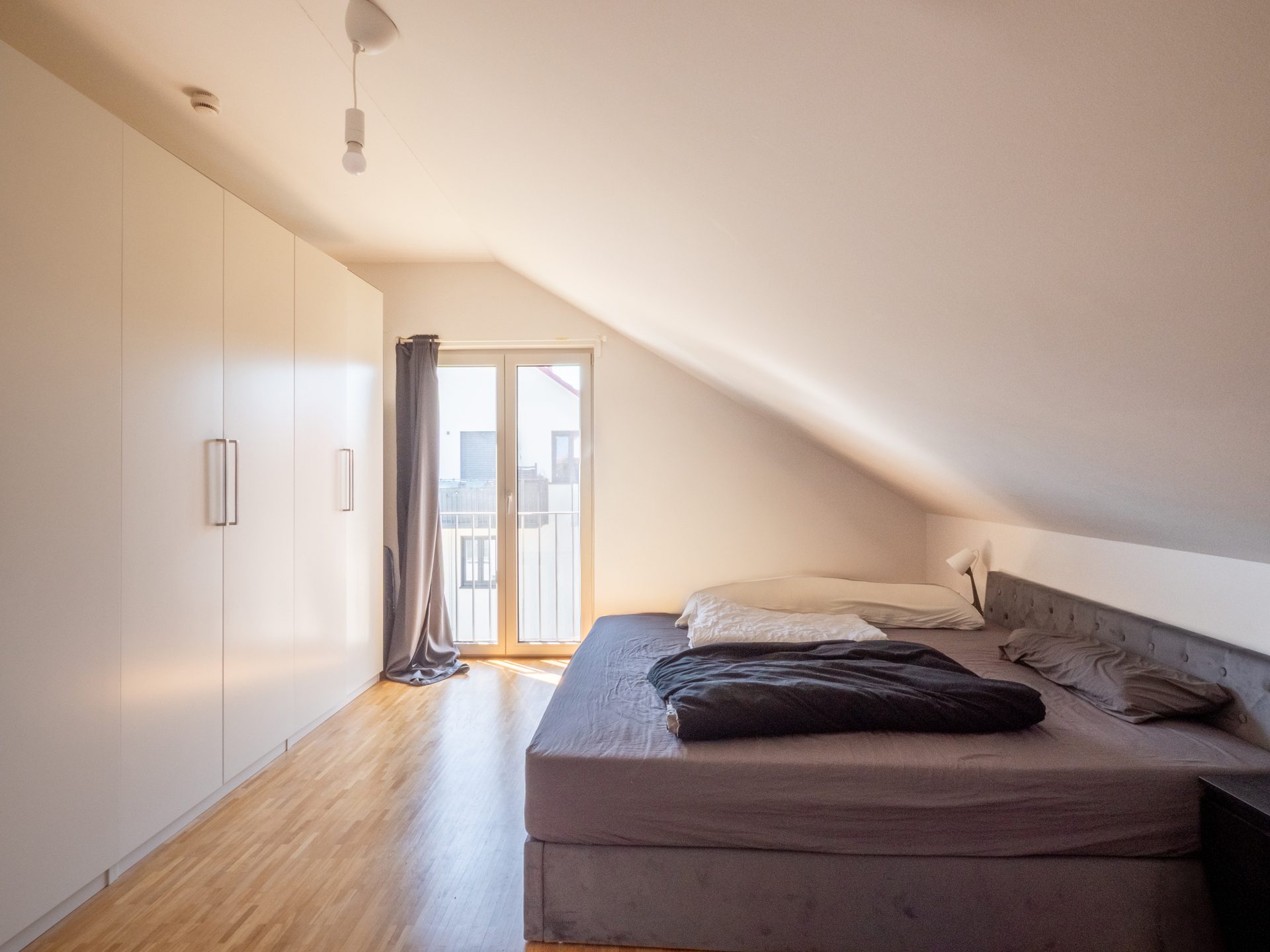 Veltrup Immobilien - Immobilienangebot - Türkenfeld - Wohnen - OFFEN & GEMÜTLICH: MODERNE DACHGESCHOSSWOHNUNG
