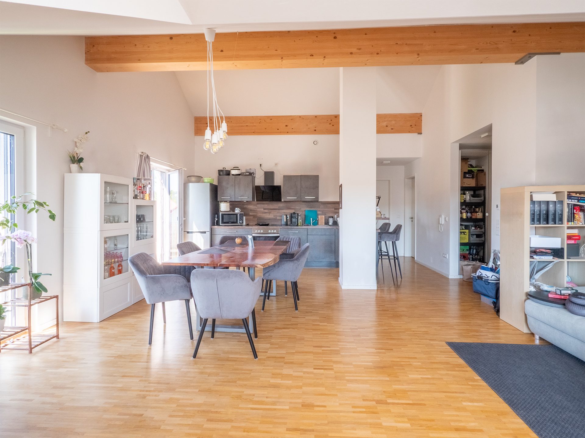 Veltrup Immobilien - Immobilienangebot - Türkenfeld - Wohnen - OFFEN & GEMÜTLICH: MODERNE DACHGESCHOSSWOHNUNG