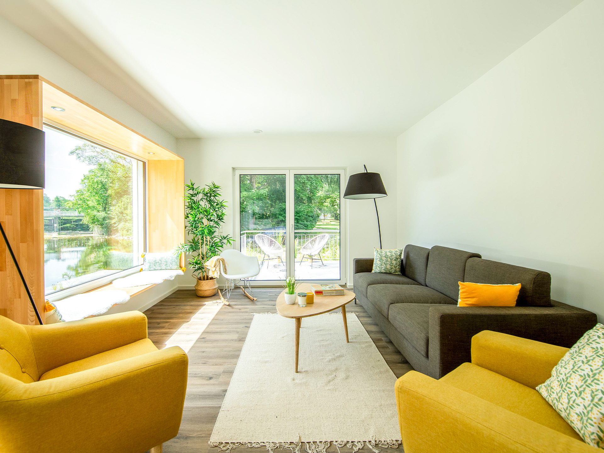 Veltrup Immobilien - Immobilienangebot - Fürstenfeldbruck - Wohnen - EINZIGARTIGES HAUS AN DER AMPER: MODERNES WOHNEN ÜBER HOCHWASSERNIVEAU