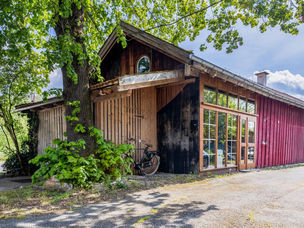 Veltrup Immobilien - Immobilienangebot - Pähl / Fischen am Ammersee - Wohnen - CHARMANTES ENSEMBLE MIT HISTORISCHEM FLAIR UND VIEL ENTWICKLUNGSPOTENZIAL IN FISCHEN AM AMMERSEE