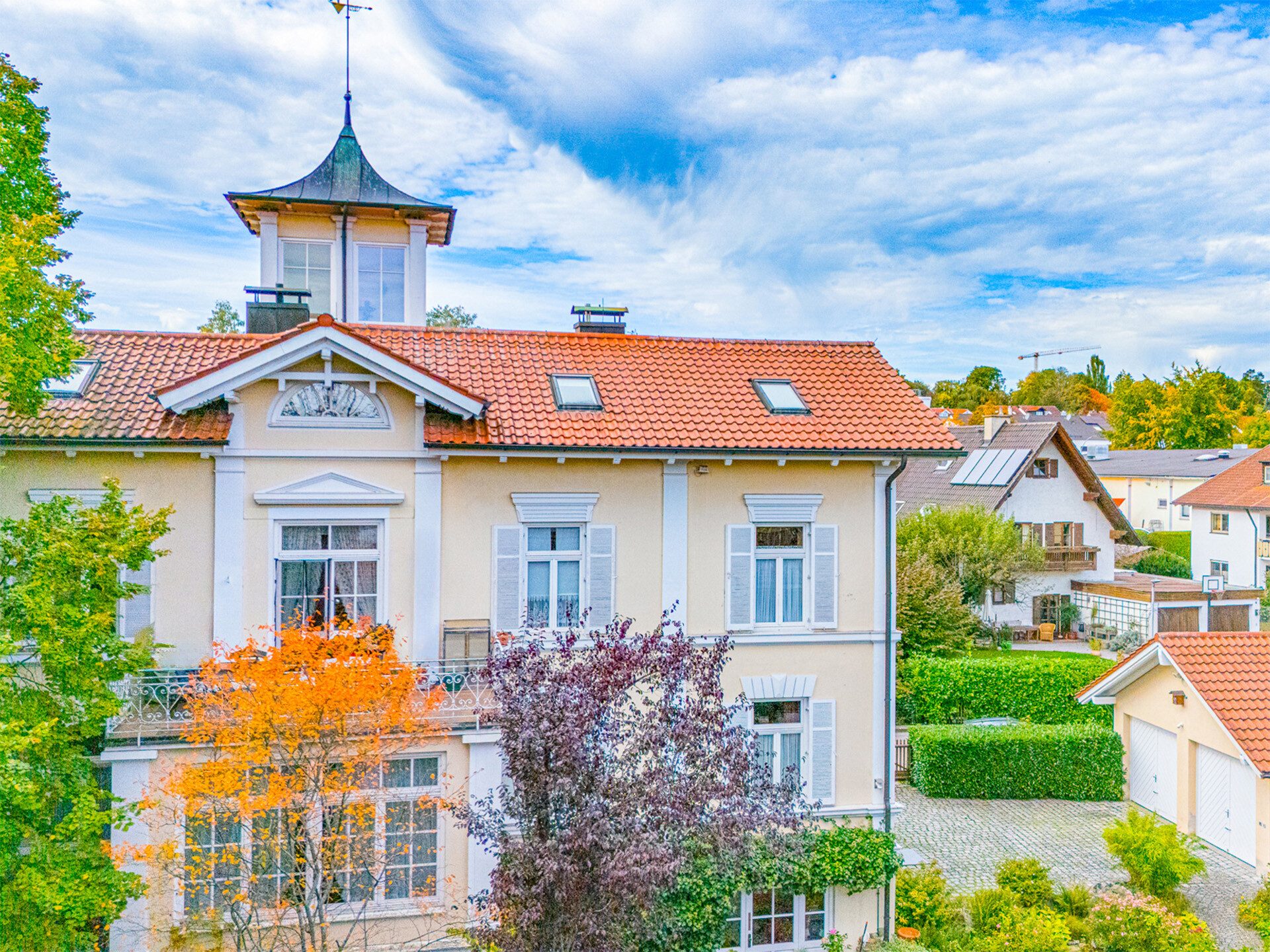 Veltrup Immobilien - Immobilienangebot - Diessen am Ammersee - Wohnen - STILVOLLES WOHNEN, REPRÄSENTATIVES ARBEITEN – VILLA MIT GESCHICHTE IM HERZEN VON DIESSEN AM AMMERSEE