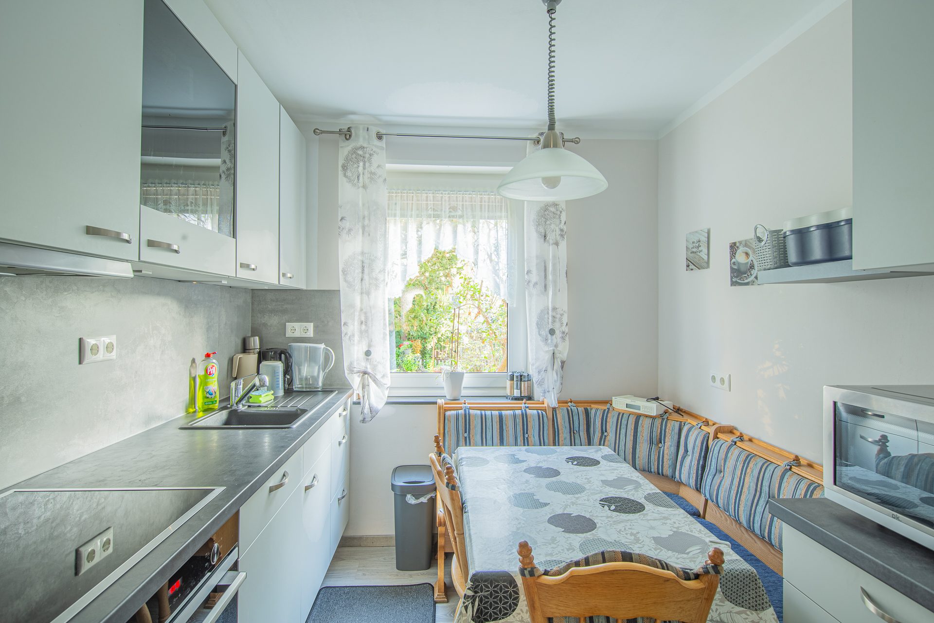 Veltrup Immobilien - Immobilienangebot - Königsbrunn - Wohnen - CHARMANTE DOPPELHAUSHÄLFTE MIT POTENZIAL IN KÖNIGSBRUNN