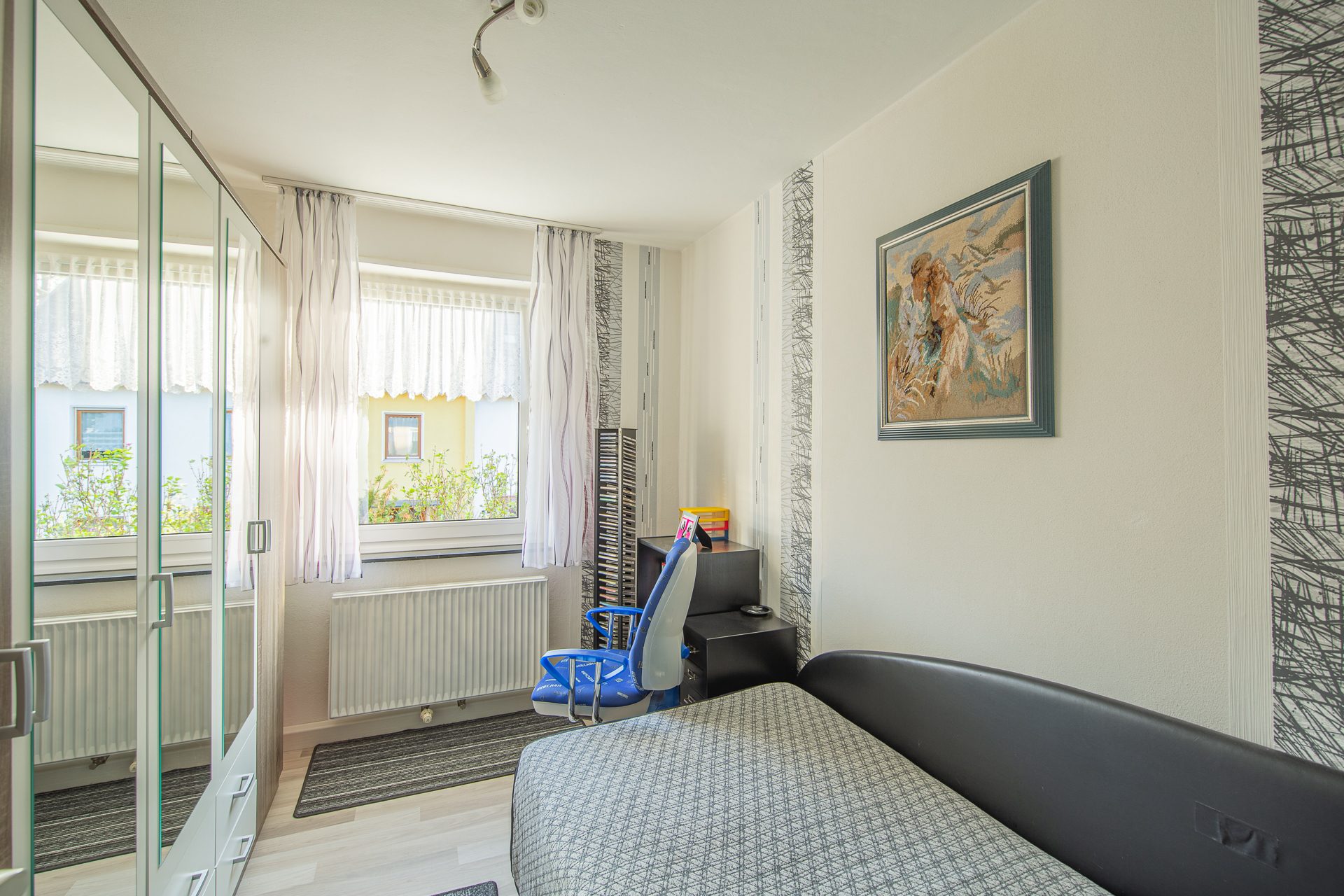 Veltrup Immobilien - Immobilienangebot - Königsbrunn - Wohnen - CHARMANTE DOPPELHAUSHÄLFTE MIT POTENZIAL IN KÖNIGSBRUNN