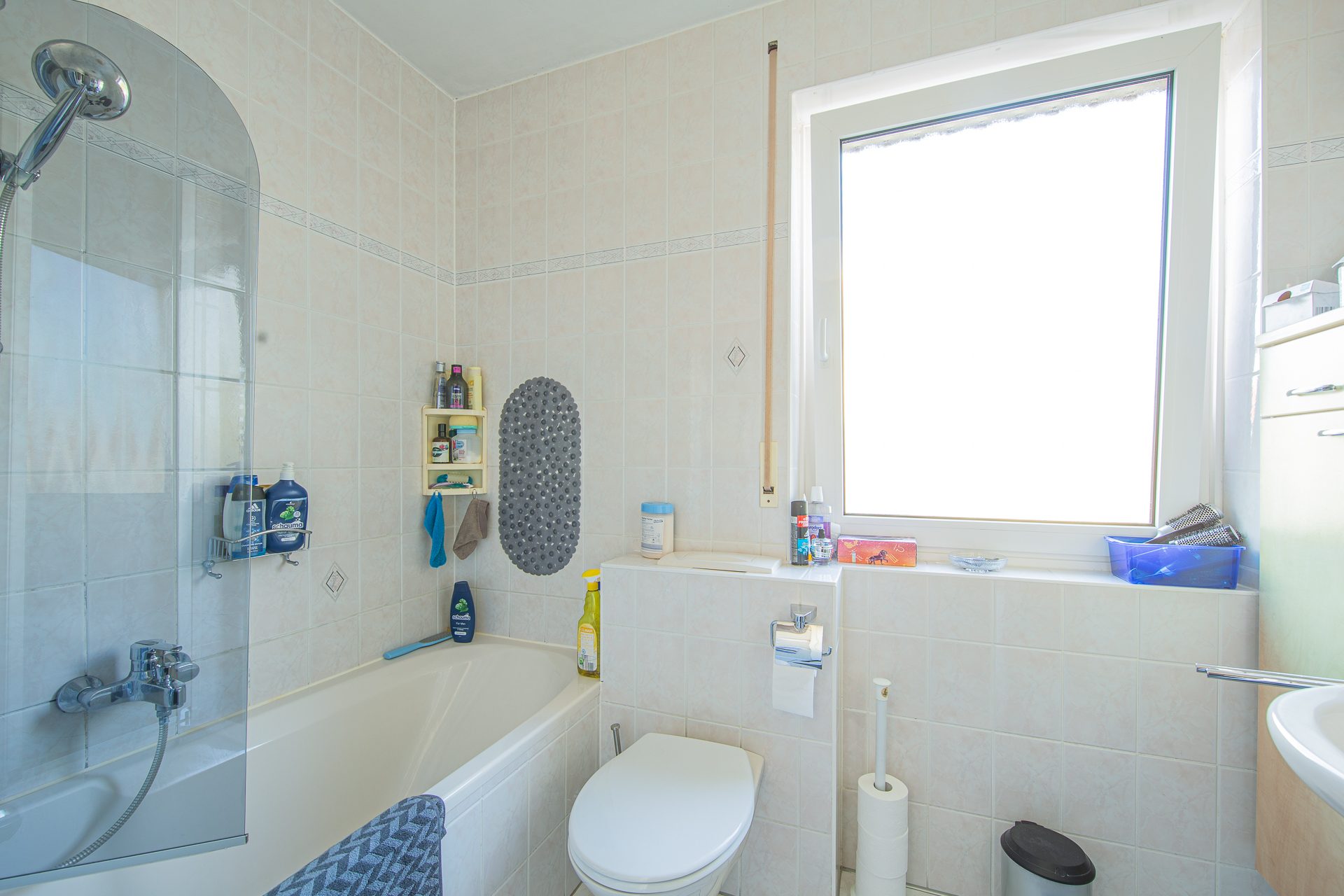 Veltrup Immobilien - Immobilienangebot - Königsbrunn - Wohnen - CHARMANTE DOPPELHAUSHÄLFTE MIT POTENZIAL IN KÖNIGSBRUNN