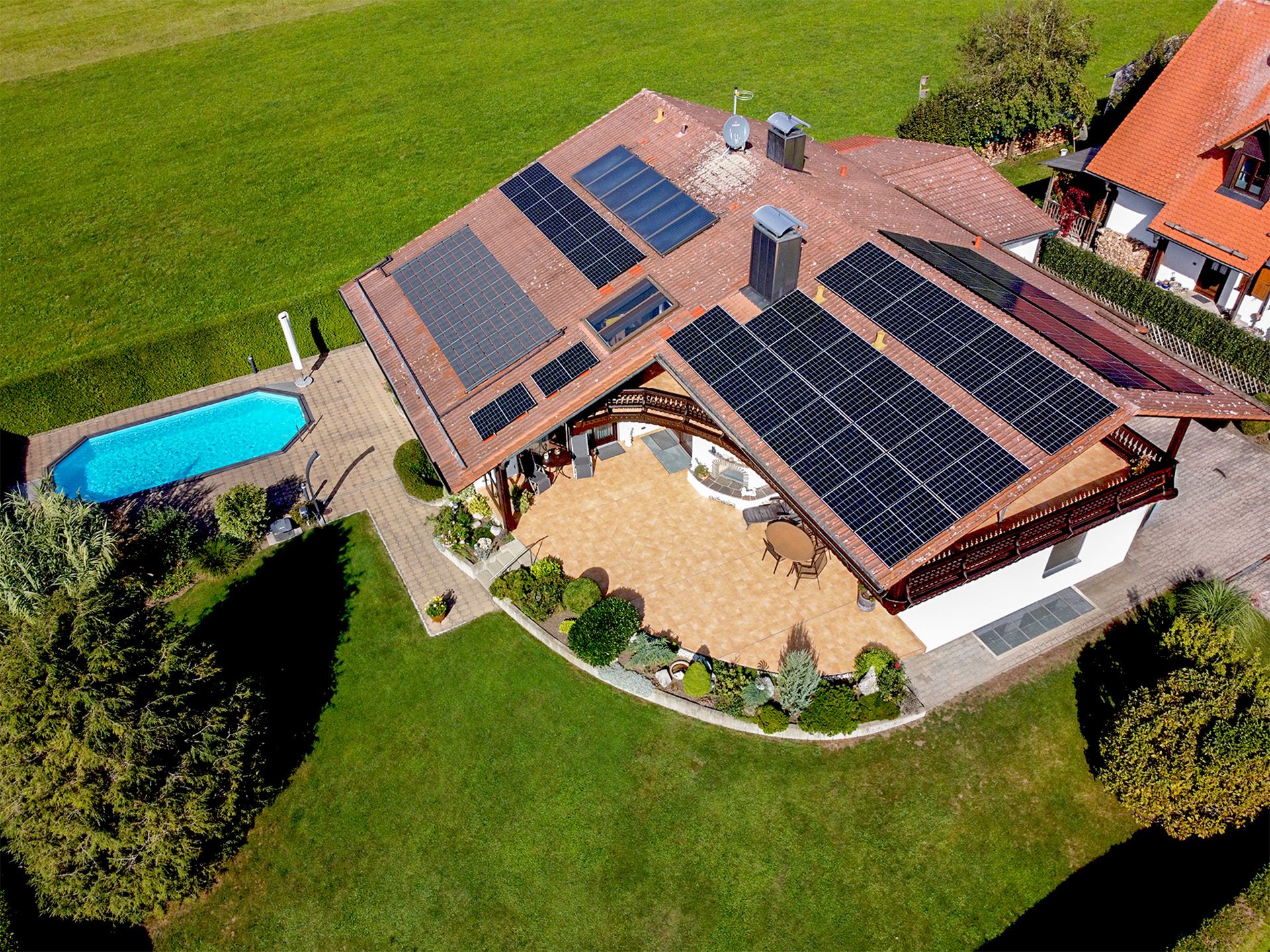 Veltrup Immobilien - Immobilienangebot - Greifenberg / Pflaumdorf - Wohnen - LANDHAUS IN RUHIGER LAGE MIT POOL, SOLARANLAGE UND WEITBLICK