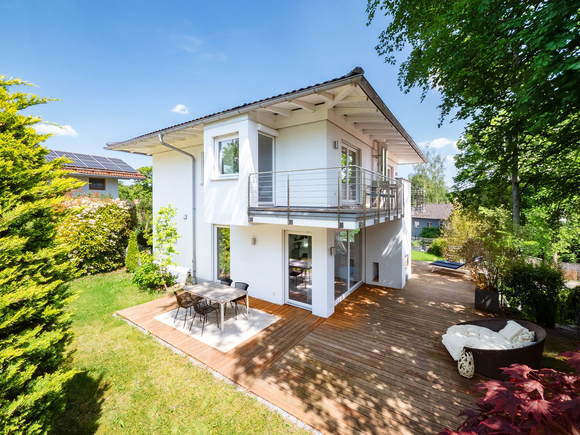 Veltrup Immobilien - Immobilienangebot - Gräfelfing - Wohnen - PLATZ FÜR GEMEINSAME MOMENTE: ZEITLOSES EINFAMILIENHAUS IN GRÄFELFING