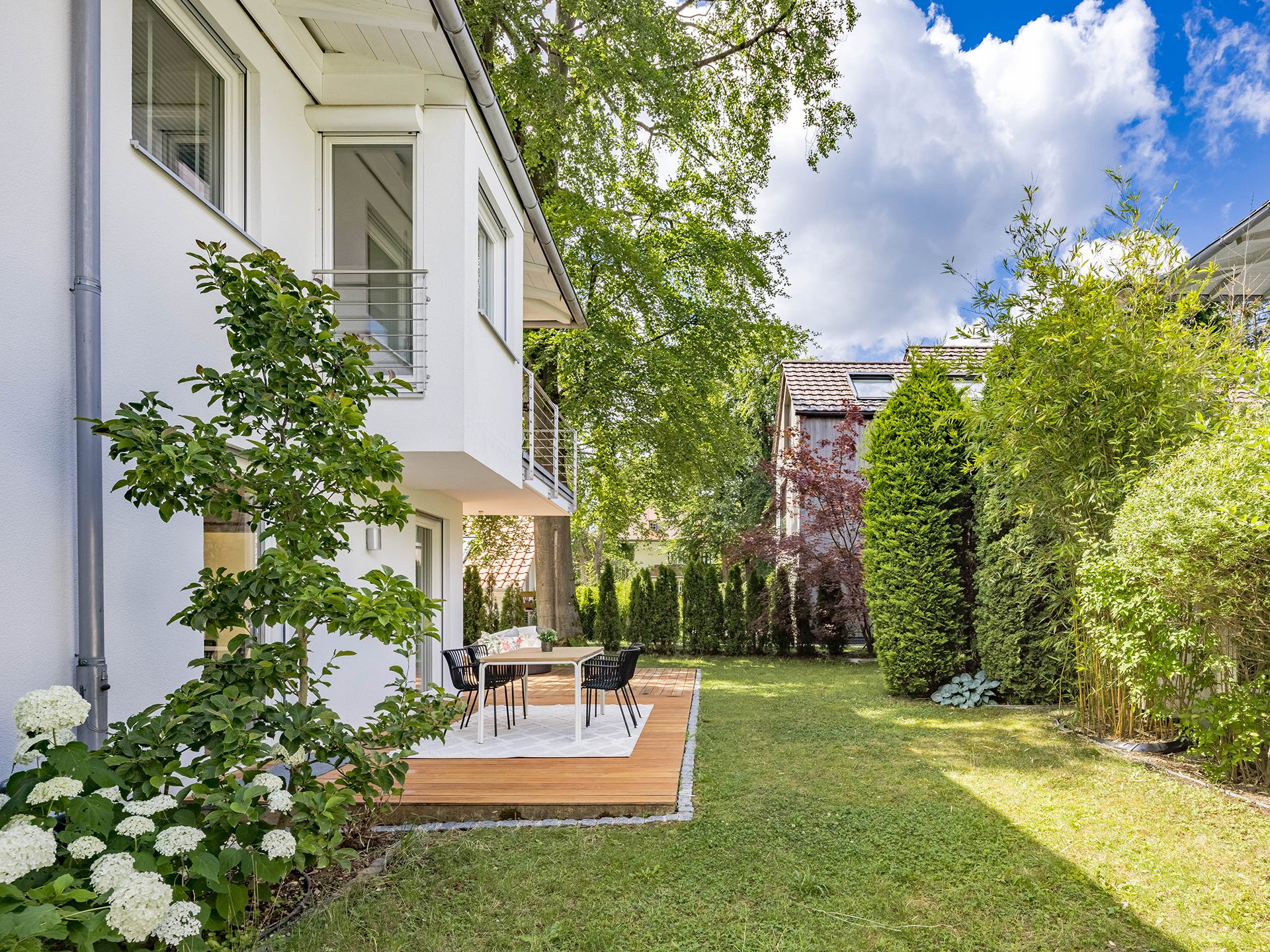 Veltrup Immobilien - Immobilienangebot - Gräfelfing - Wohnen - PLATZ FÜR GEMEINSAME MOMENTE: ZEITLOSES EINFAMILIENHAUS IN GRÄFELFING