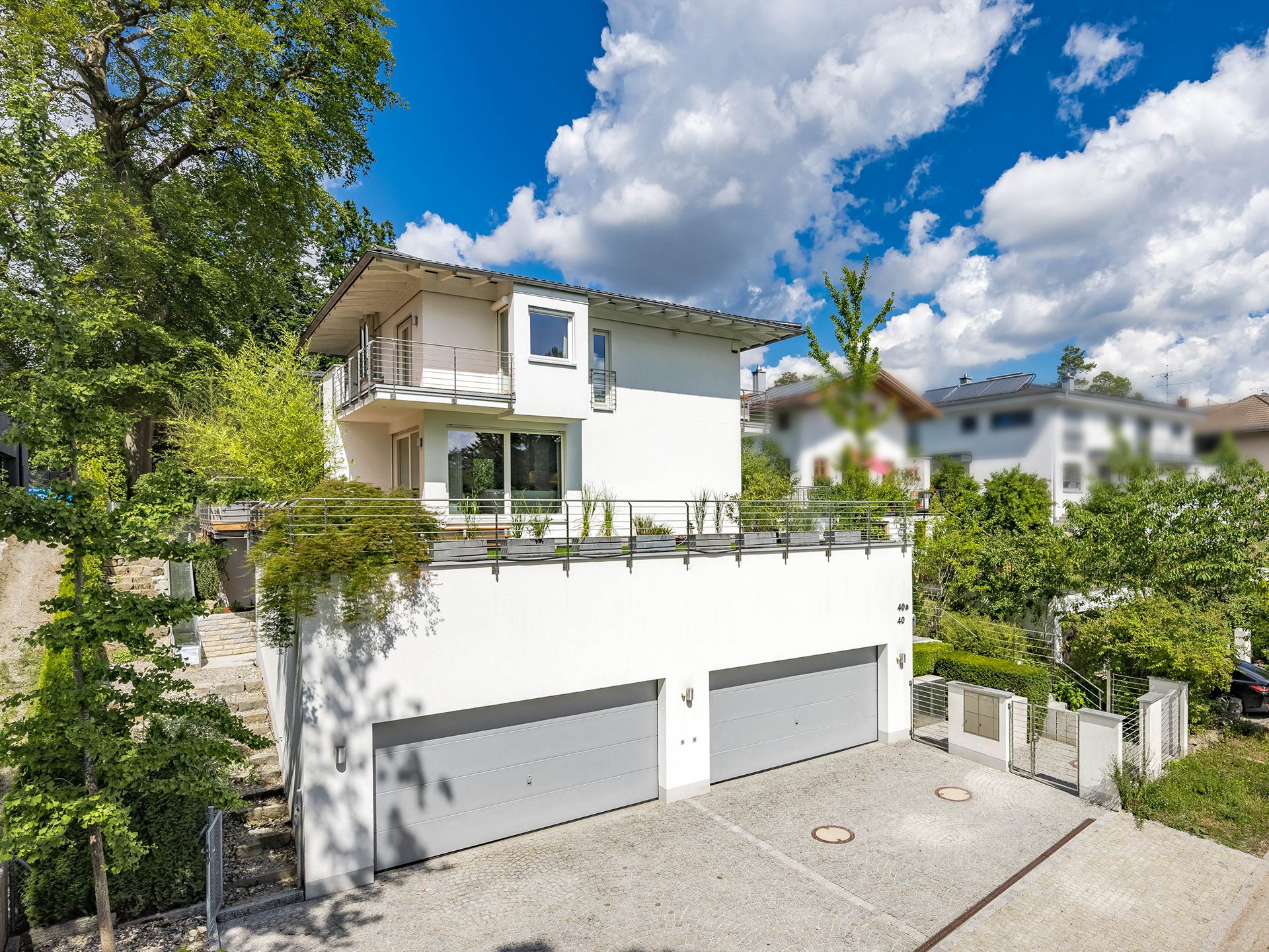 Veltrup Immobilien - Immobilienangebot - Gräfelfing - Wohnen - PLATZ FÜR GEMEINSAME MOMENTE: ZEITLOSES EINFAMILIENHAUS IN GRÄFELFING