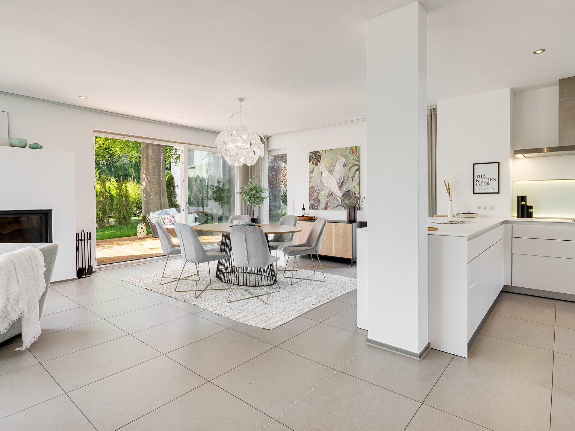 Veltrup Immobilien - Immobilienangebot - Gräfelfing - Wohnen - PLATZ FÜR GEMEINSAME MOMENTE: ZEITLOSES EINFAMILIENHAUS IN GRÄFELFING